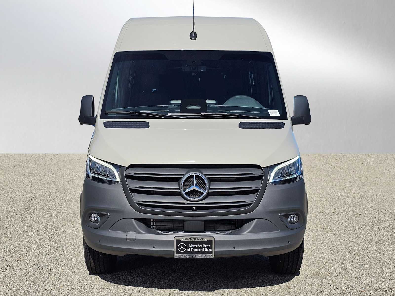 2025 Mercedes-Benz Sprinter 2500 Standard Roof I4 Diesel HO 144 RWD