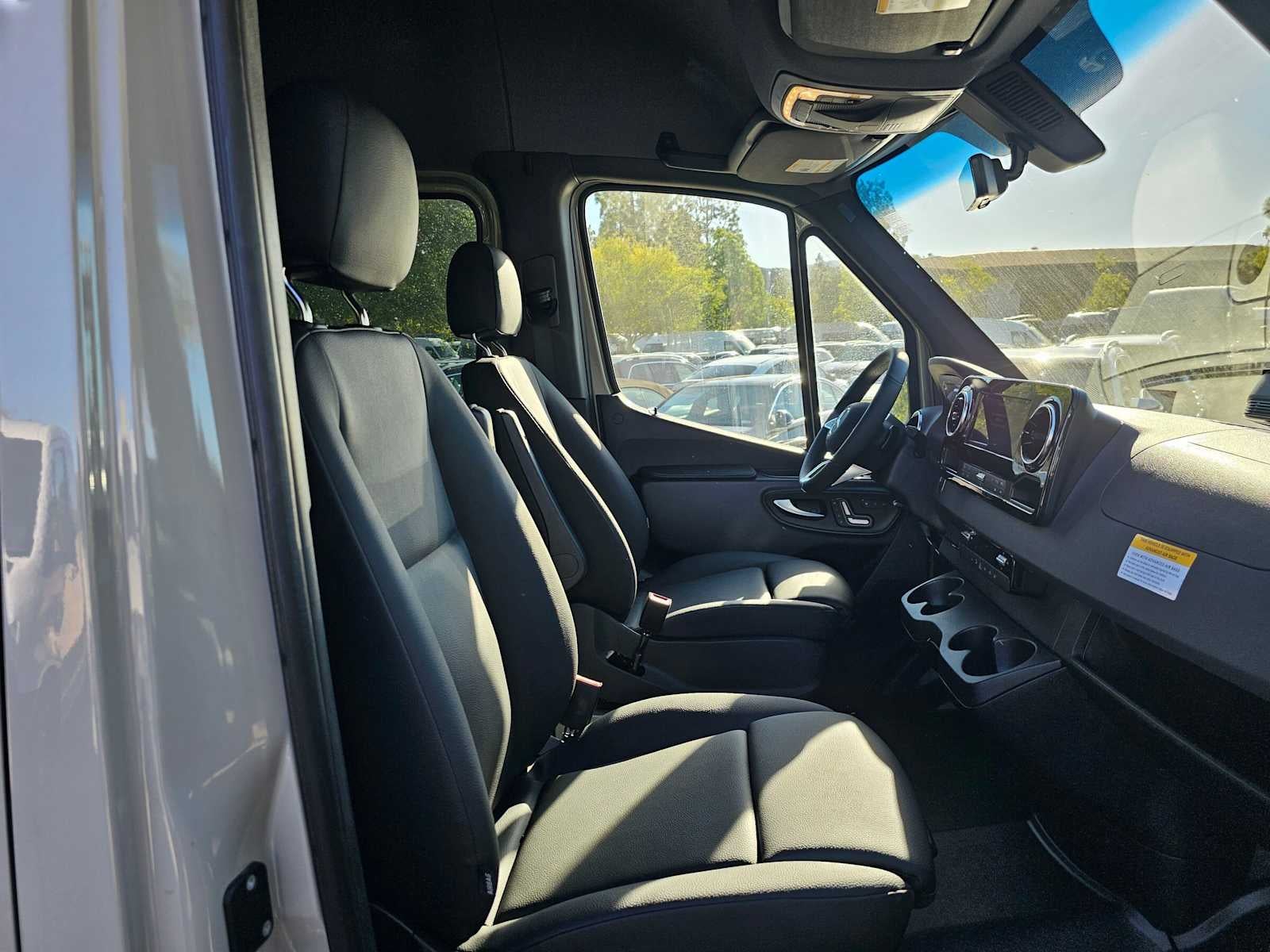 2026 Mercedes-Benz Sprinter Crew 2500 Standard Roof I4 Diesel HO 144 RWD