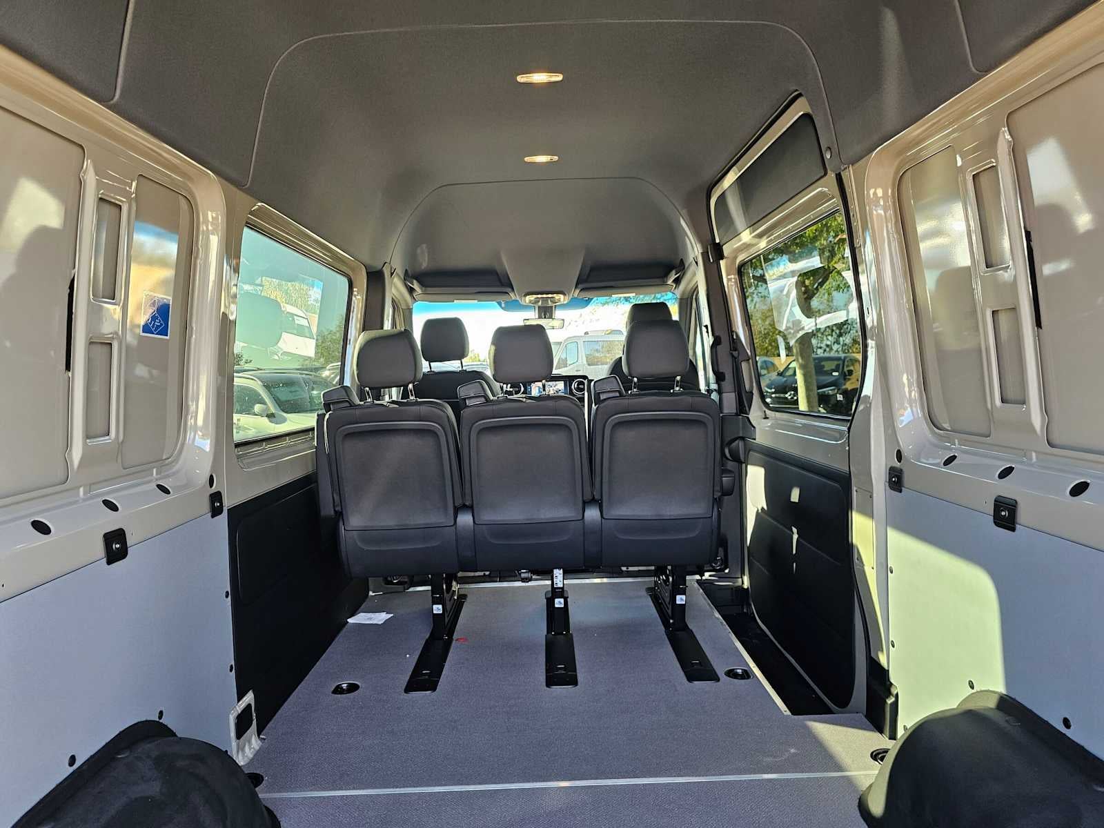 2026 Mercedes-Benz Sprinter Crew 2500 Standard Roof I4 Diesel HO 144 RWD