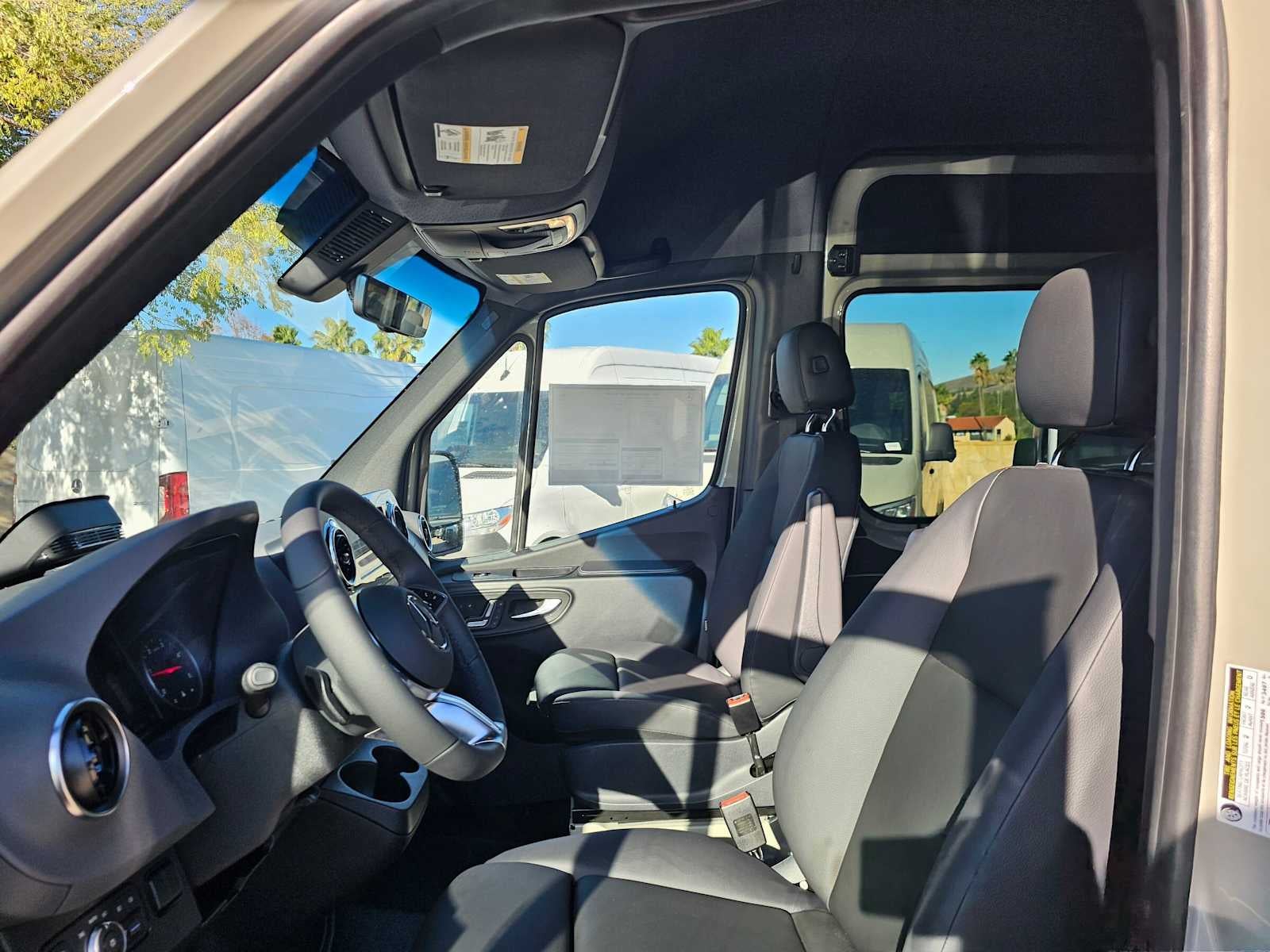 2026 Mercedes-Benz Sprinter Crew 2500 Standard Roof I4 Diesel HO 144 RWD