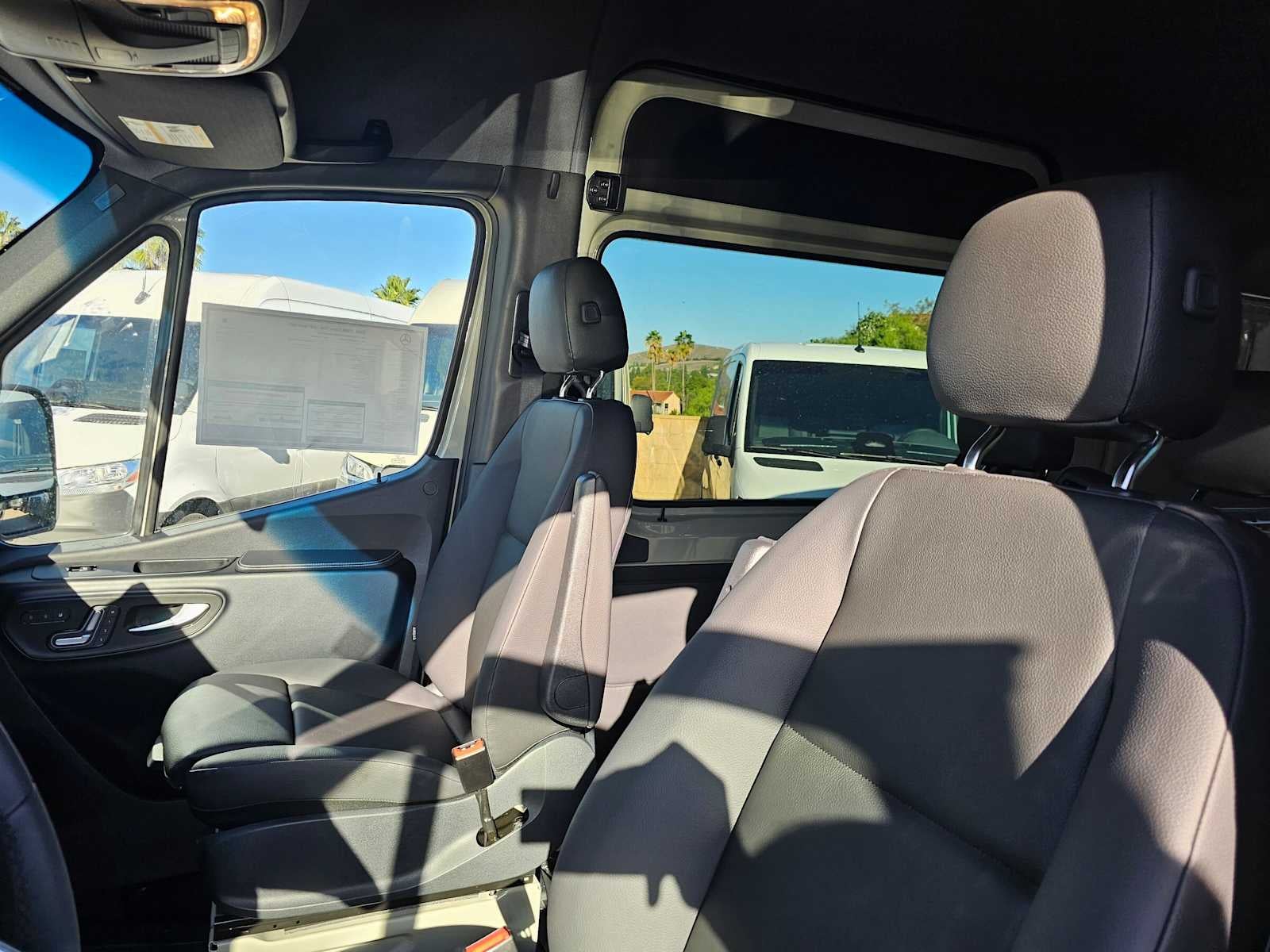 2026 Mercedes-Benz Sprinter Crew 2500 Standard Roof I4 Diesel HO 144 RWD