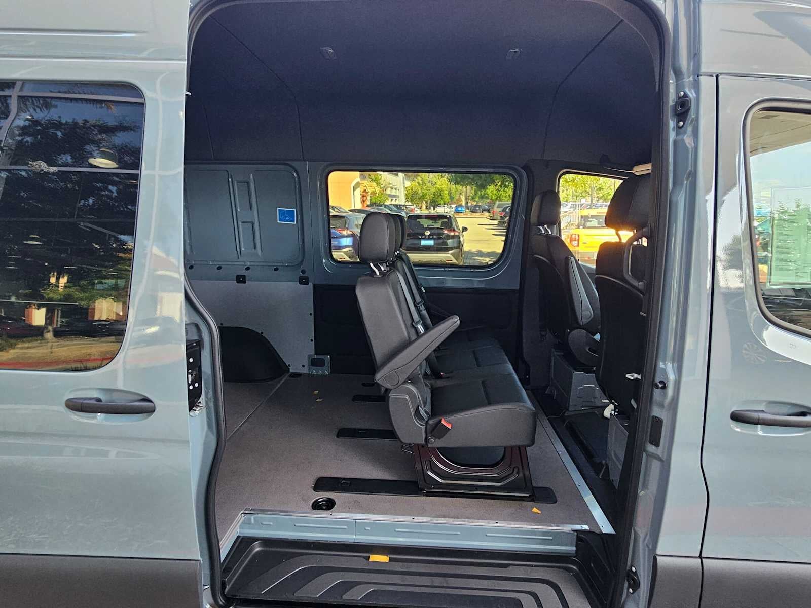 2026 Mercedes-Benz Sprinter 2500 Standard Roof I4 Diesel HO 144 RWD