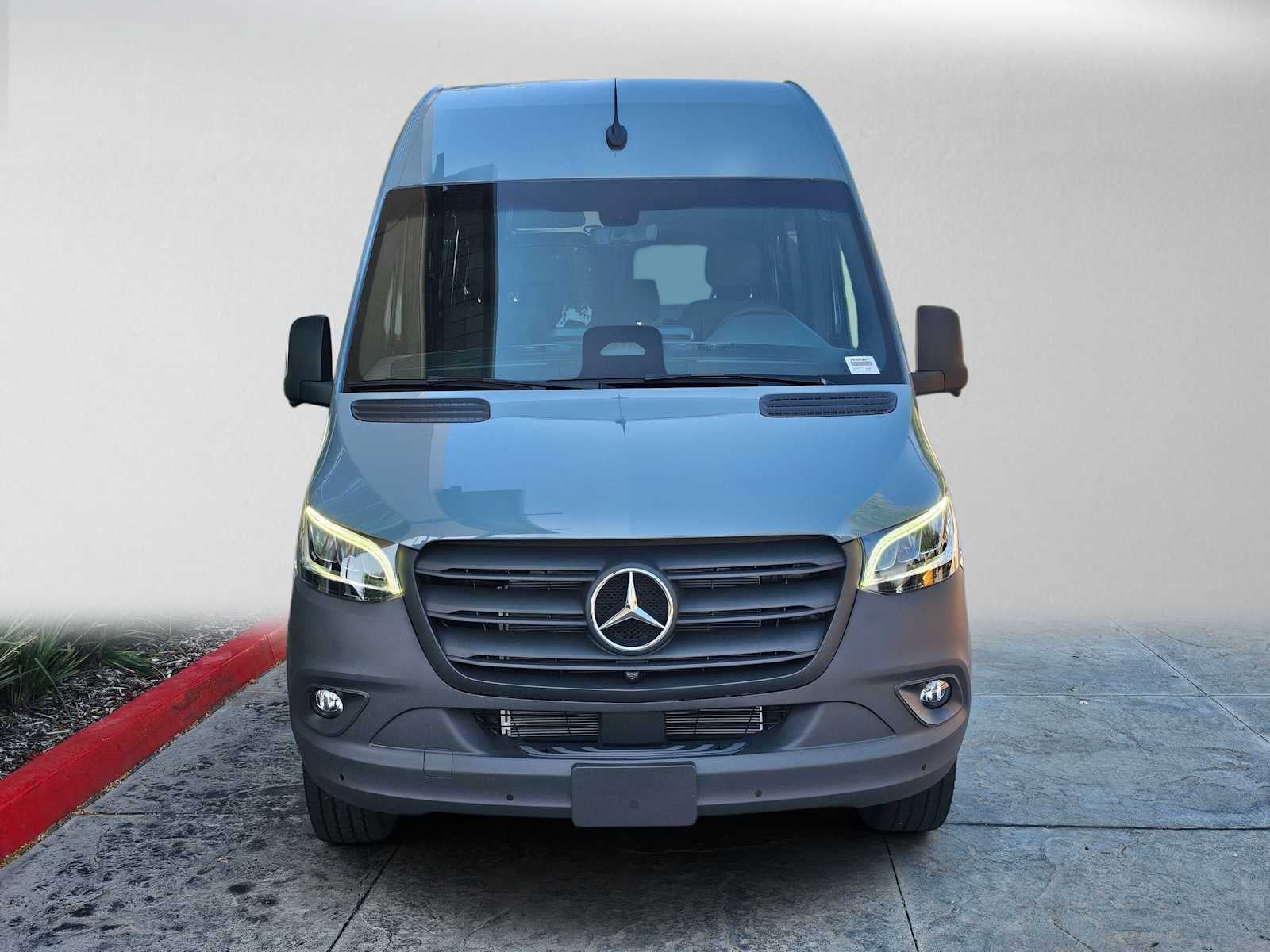 2026 Mercedes-Benz Sprinter 2500 Standard Roof I4 Diesel HO 144 RWD