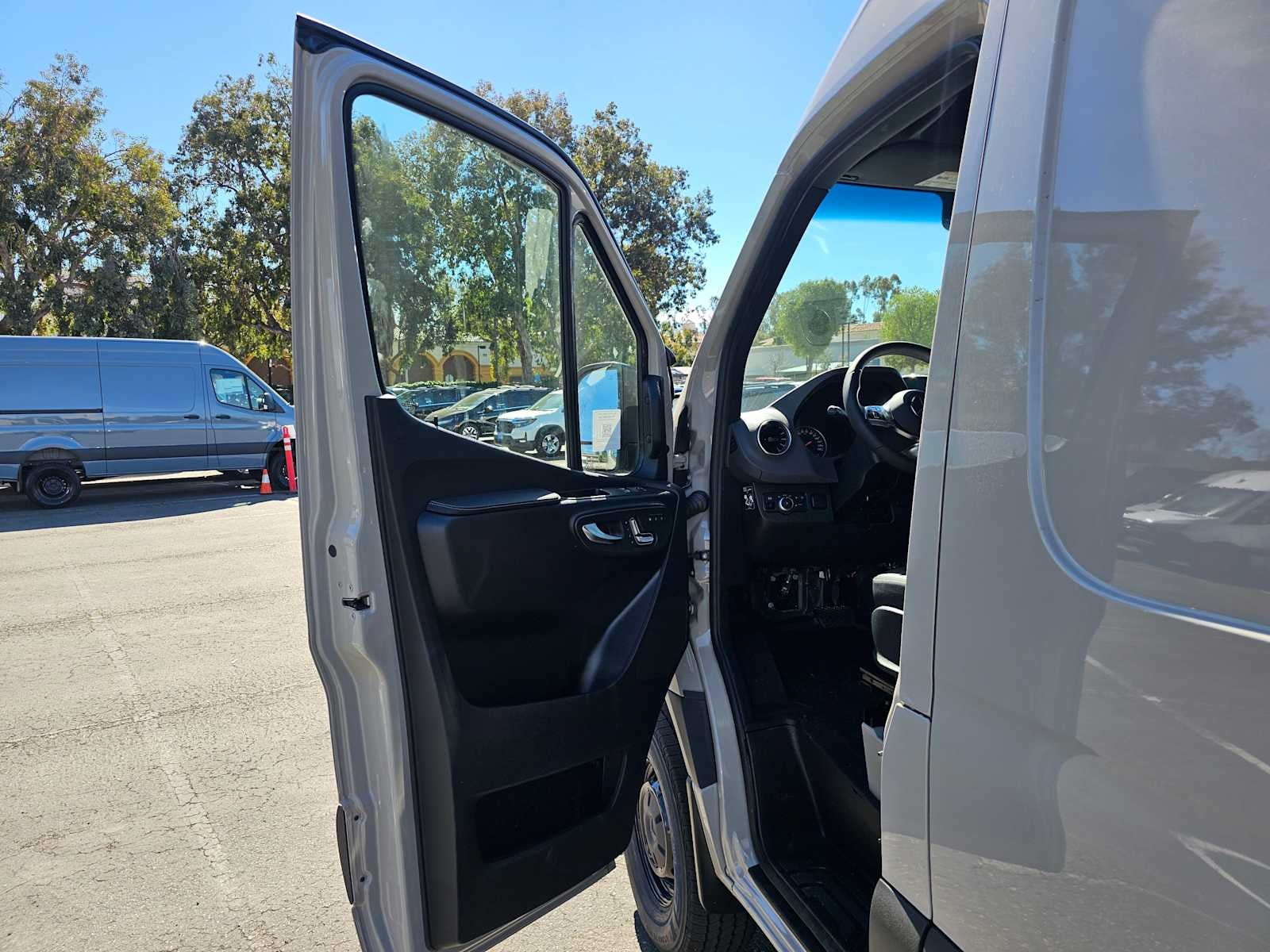 2026 Mercedes-Benz Sprinter 2500 Standard Roof I4 Diesel HO 144" AWD