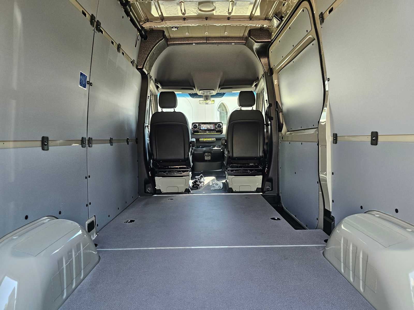 2026 Mercedes-Benz Sprinter 2500 Standard Roof I4 Diesel HO 144 AWD