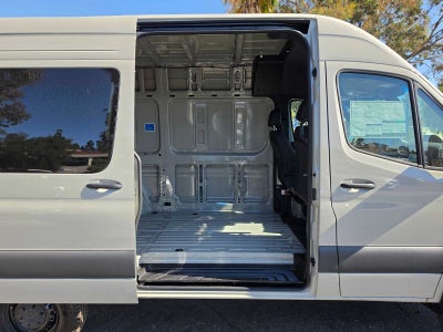 2026 Mercedes-Benz Sprinter 2500 Standard Roof I4 Diesel HO 144 AWD