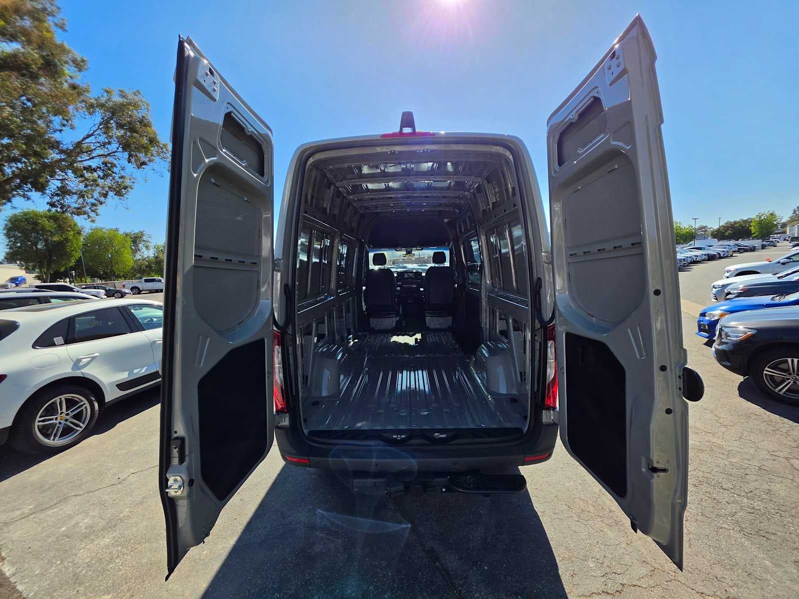 2026 Mercedes-Benz Sprinter 2500 Standard Roof I4 Diesel HO 144 AWD