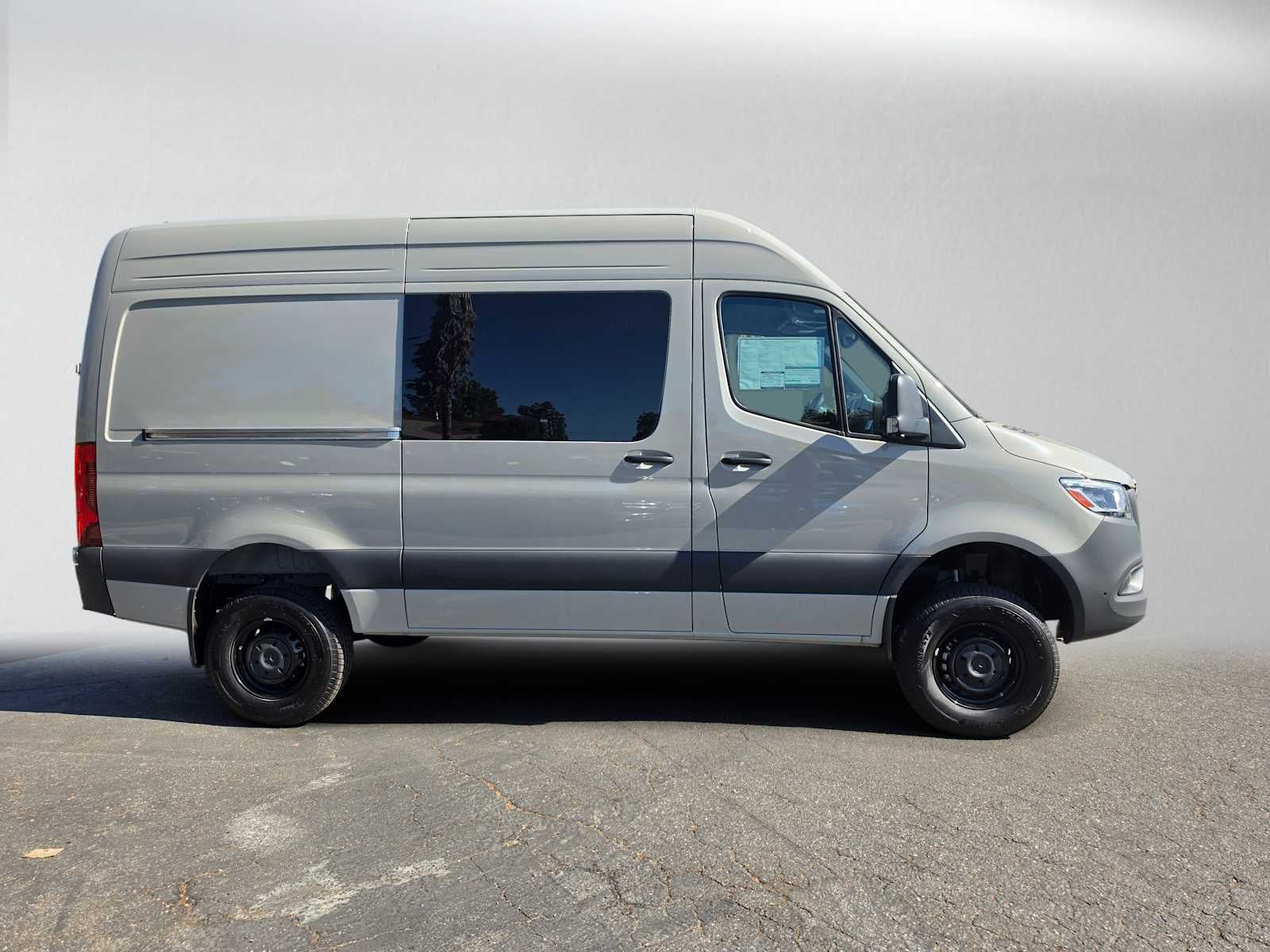 2026 Mercedes-Benz Sprinter 2500 Standard Roof I4 Diesel HO 144 AWD
