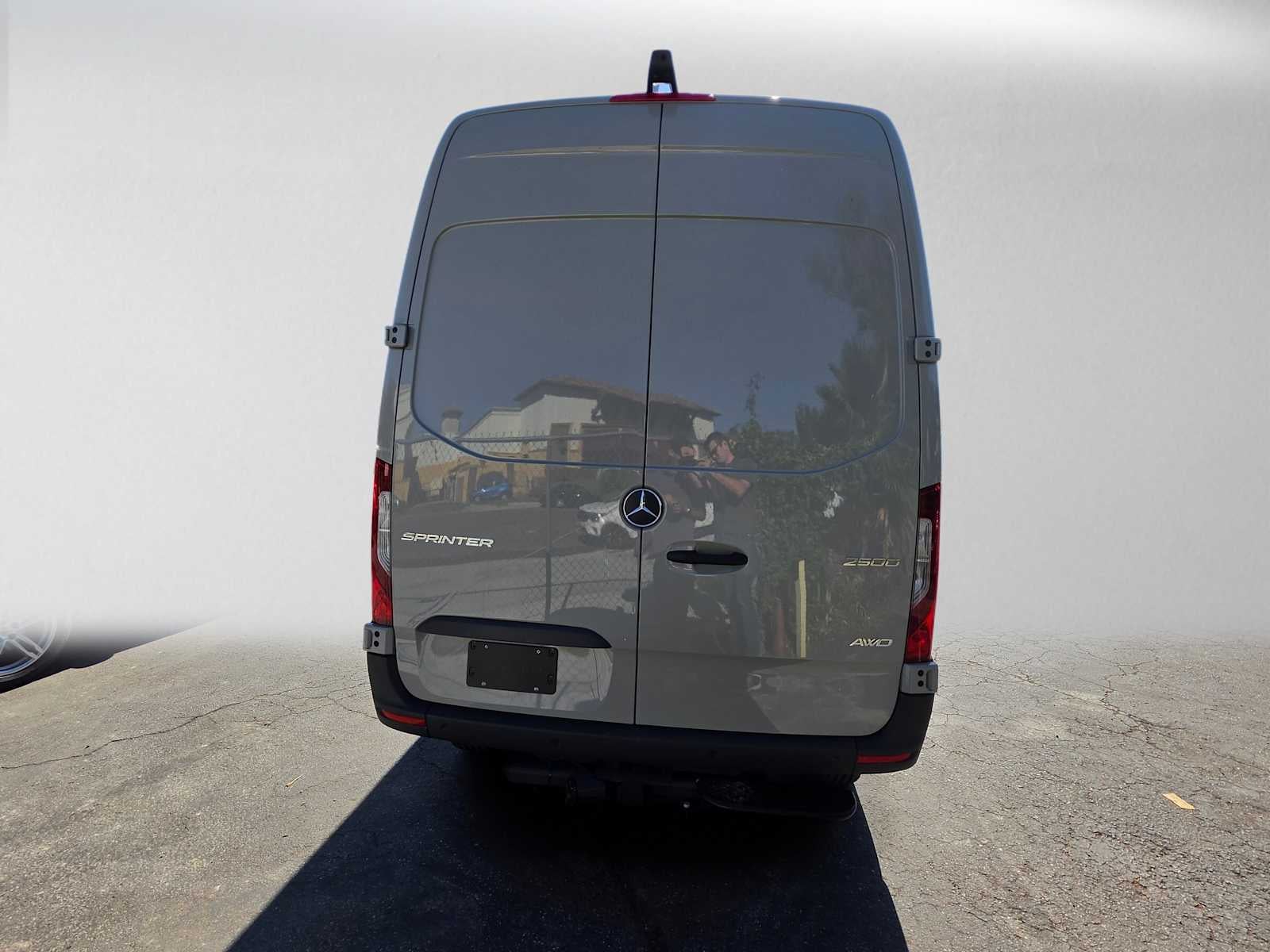 2026 Mercedes-Benz Sprinter 2500 Standard Roof I4 Diesel HO 144 AWD
