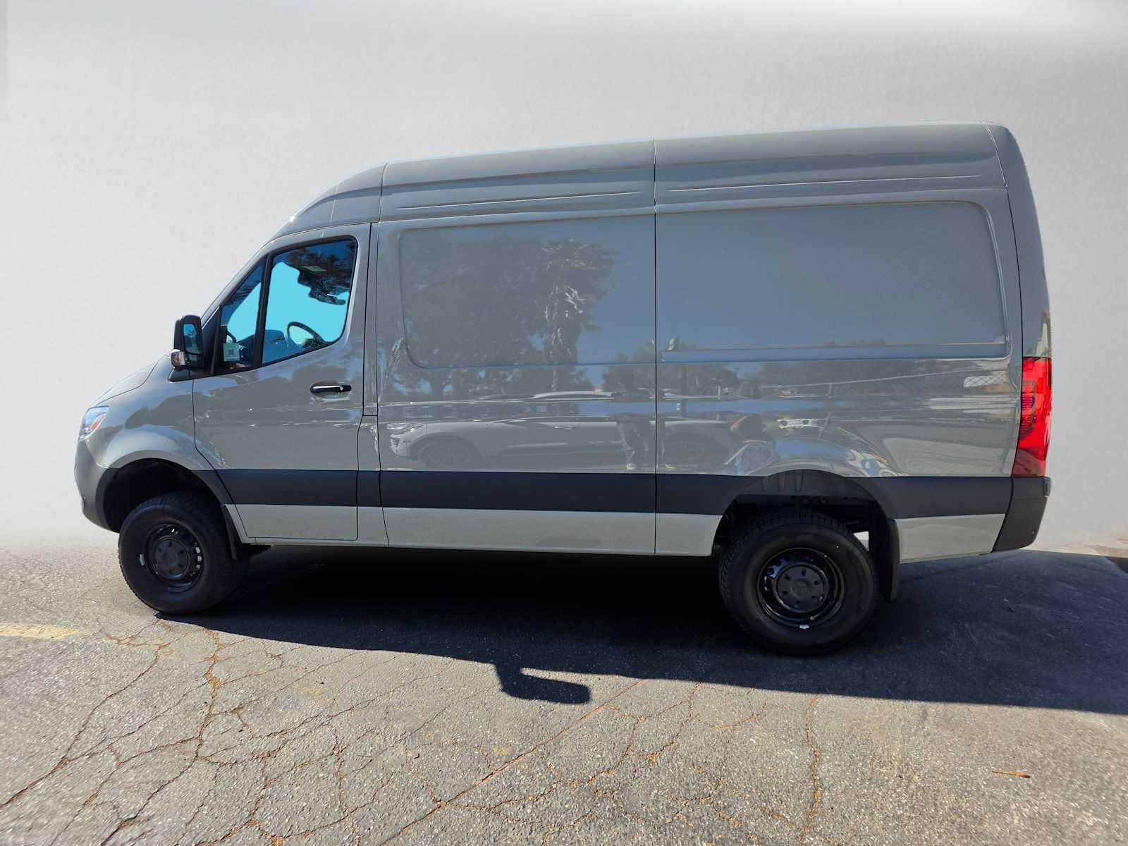 2026 Mercedes-Benz Sprinter 2500 Standard Roof I4 Diesel HO 144 AWD