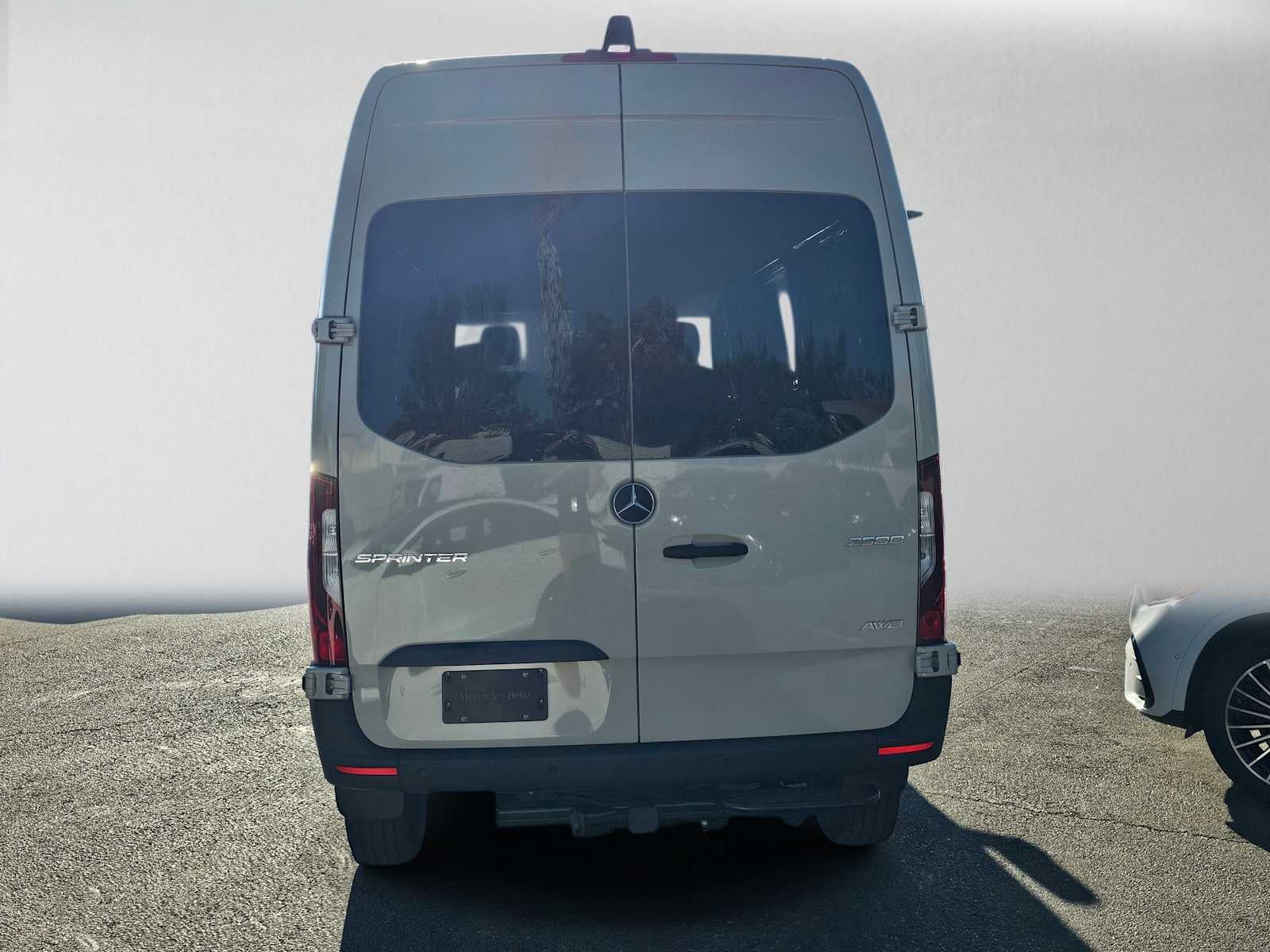 2026 Mercedes-Benz Sprinter Crew 2500 Standard Roof I4 Diesel HO 144 AWD