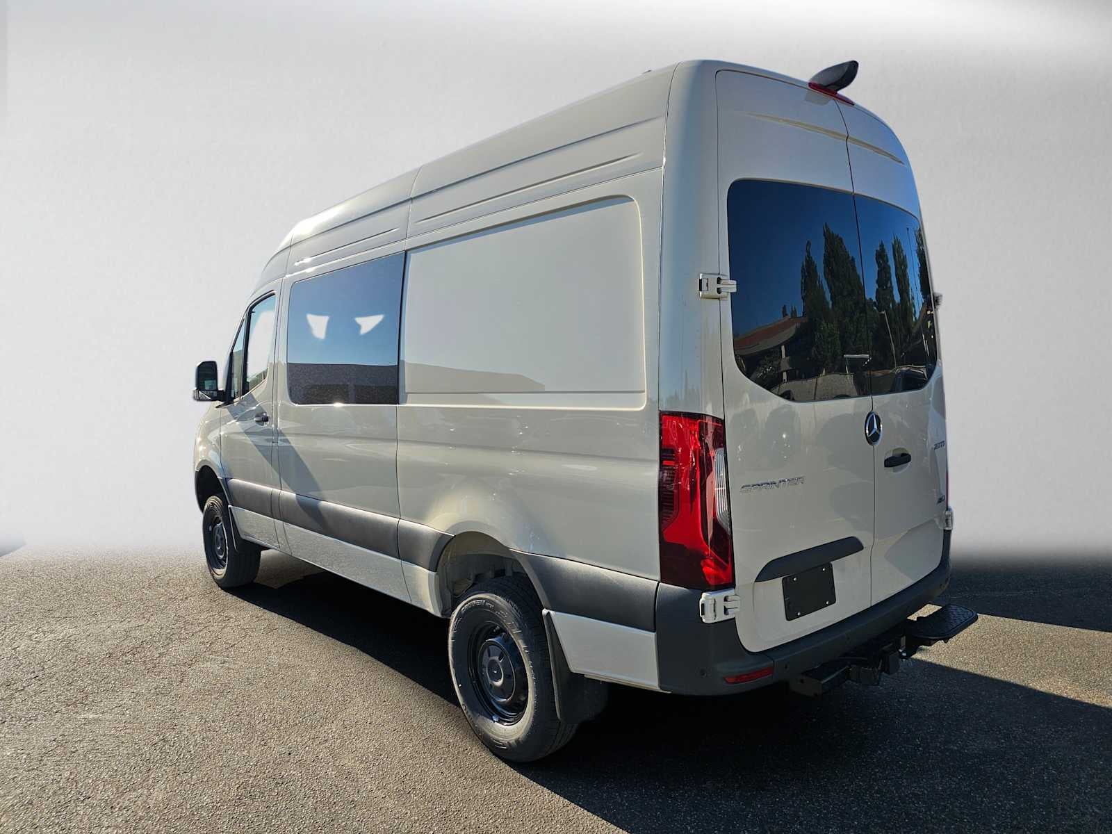 2026 Mercedes-Benz Sprinter Crew 2500 Standard Roof I4 Diesel HO 144 AWD