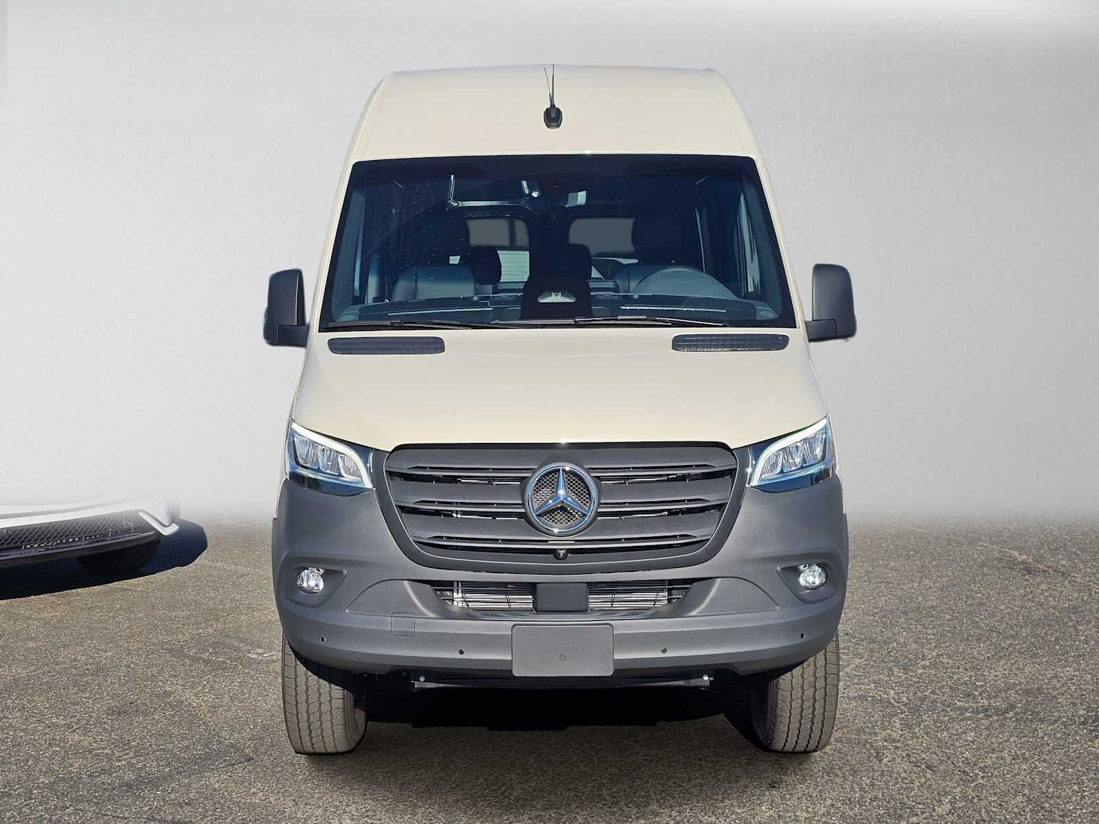 2026 Mercedes-Benz Sprinter Crew 2500 Standard Roof I4 Diesel HO 144 AWD
