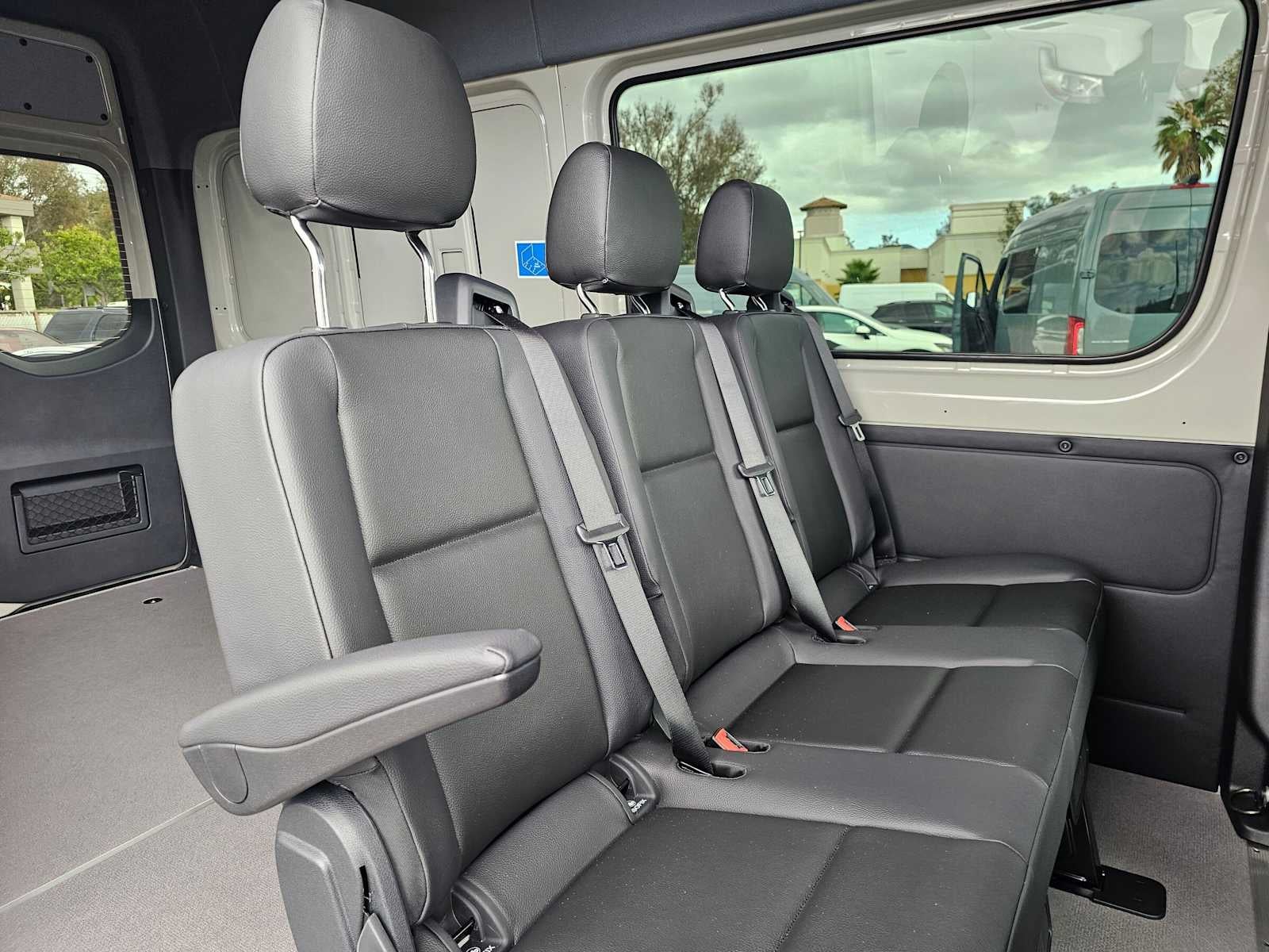 2026 Mercedes-Benz Sprinter Crew 2500 Standard Roof I4 Diesel HO 144 AWD