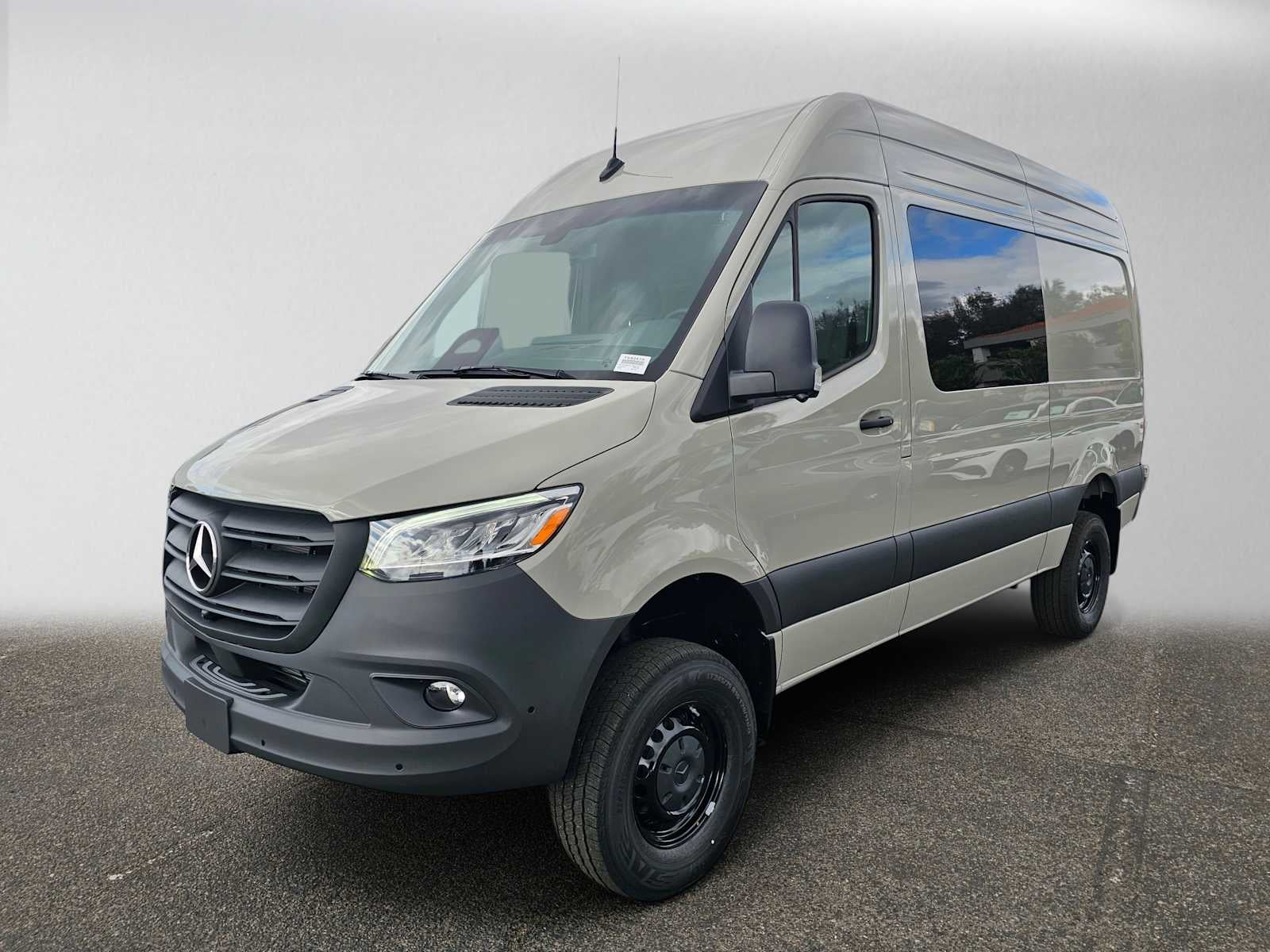 2026 Mercedes-Benz Sprinter Crew 2500 Standard Roof I4 Diesel HO 144 AWD