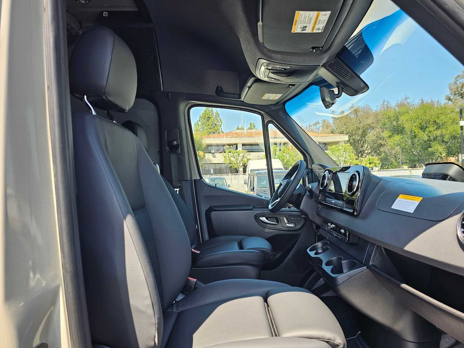 2026 Mercedes-Benz Sprinter 2500 Standard Roof I4 Diesel HO 144 AWD