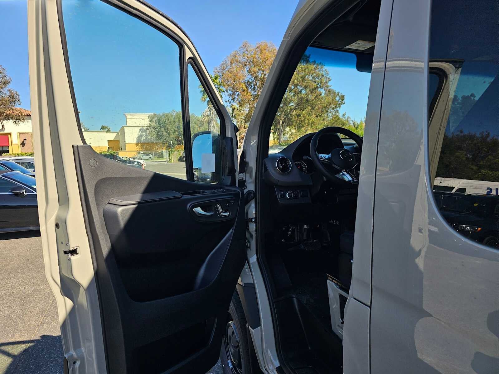 2026 Mercedes-Benz Sprinter 2500 Standard Roof I4 Diesel HO 144 AWD