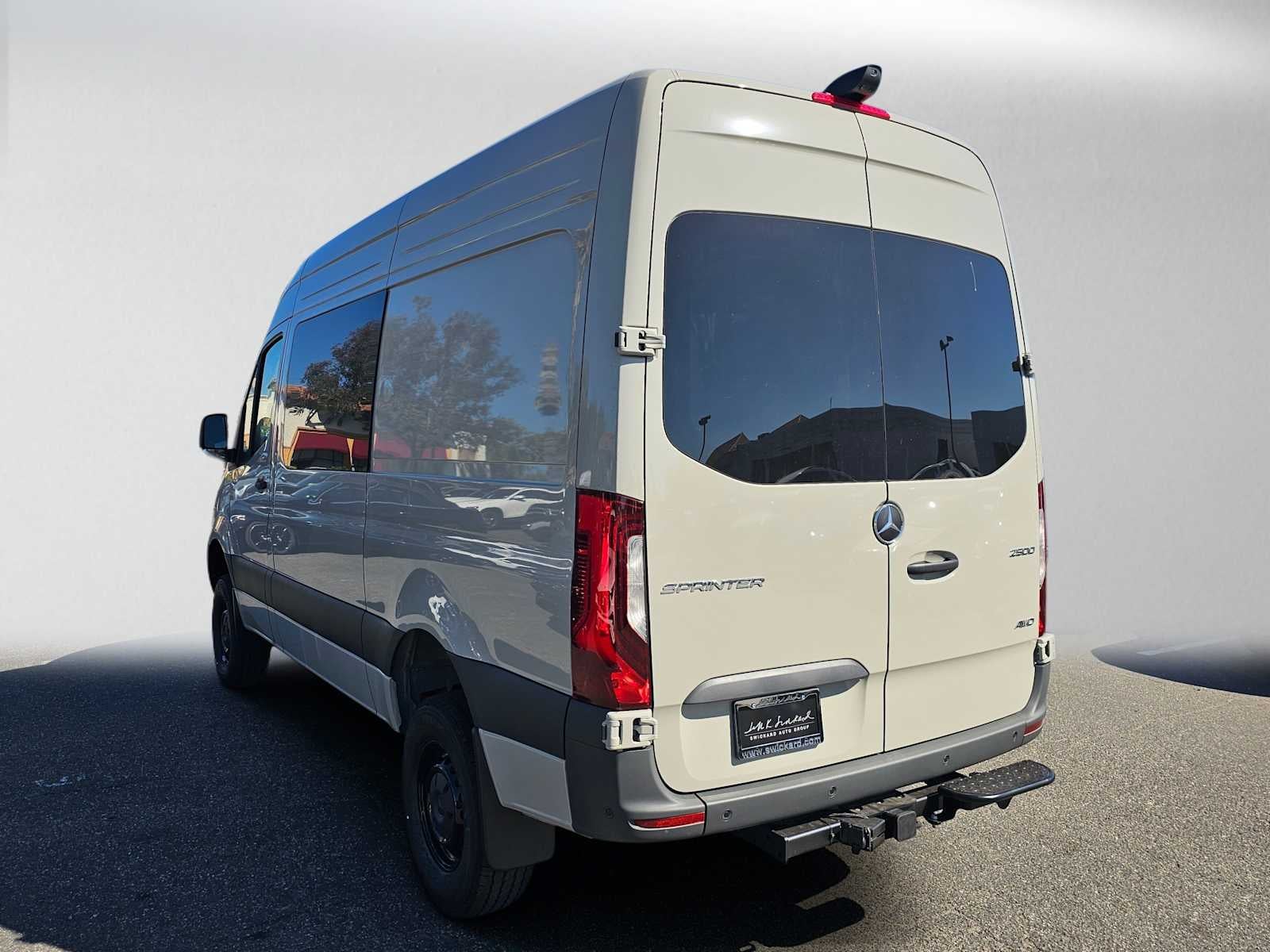 2026 Mercedes-Benz Sprinter 2500 Standard Roof I4 Diesel HO 144 AWD