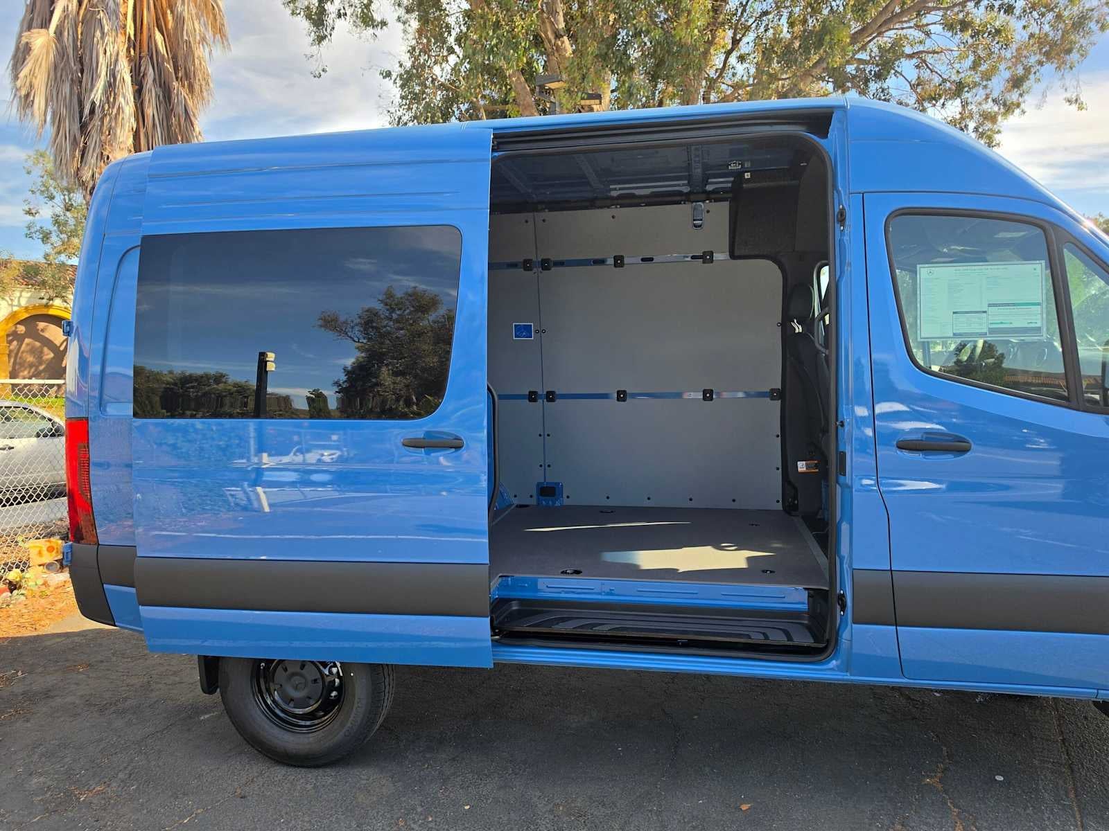 2026 Mercedes-Benz Sprinter Cargo 2500 Standard Roof I4 Diesel HO 144 AWD