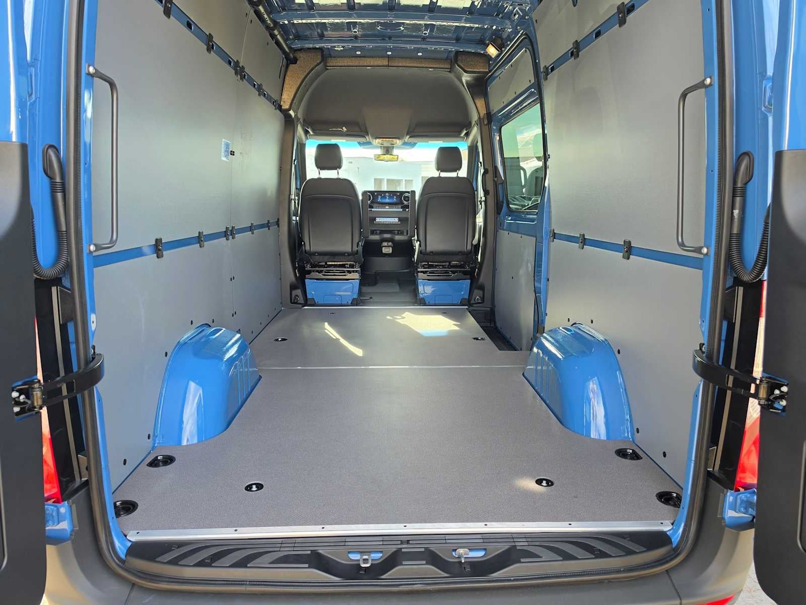 2026 Mercedes-Benz Sprinter Cargo 2500 Standard Roof I4 Diesel HO 144 AWD
