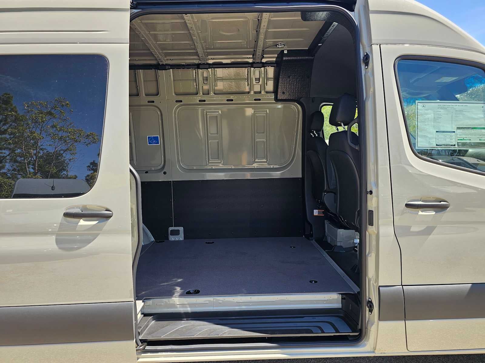 2026 Mercedes-Benz Sprinter Cargo 2500 Standard Roof I4 Diesel HO 144 AWD