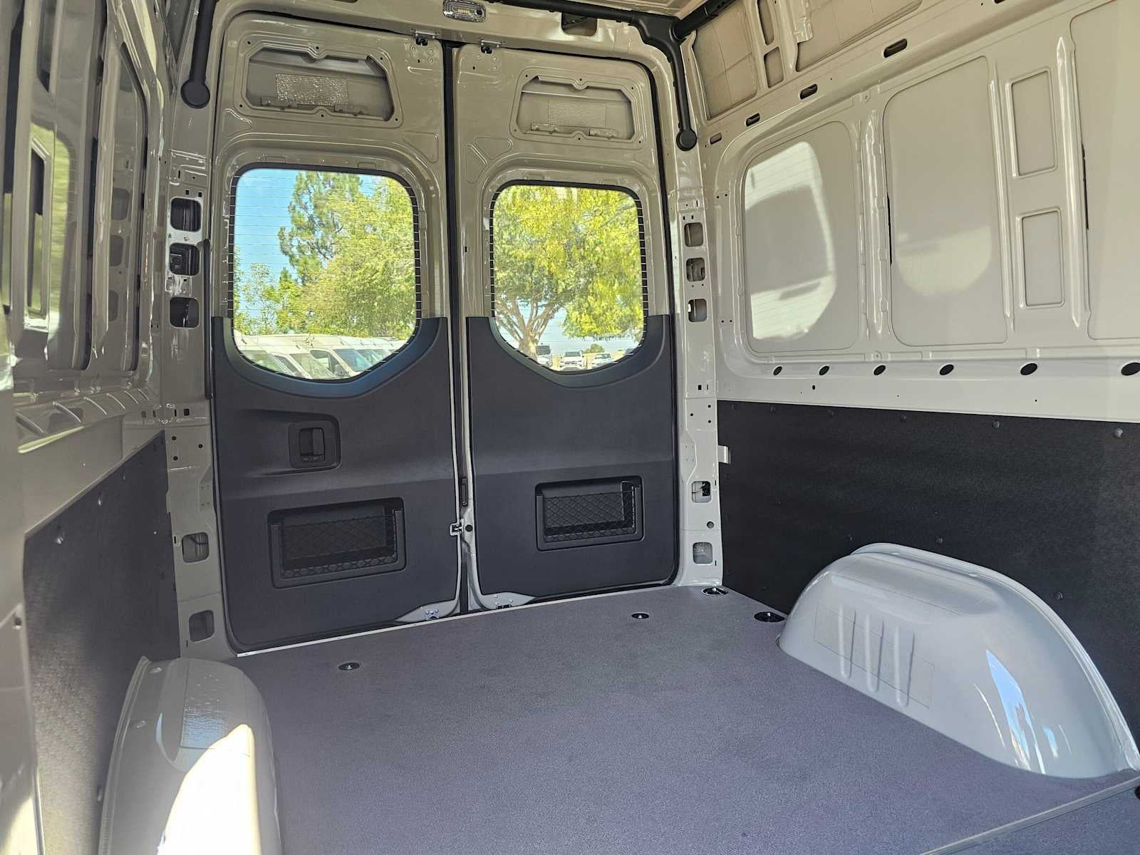 2026 Mercedes-Benz Sprinter Cargo 2500 Standard Roof I4 Diesel HO 144 AWD