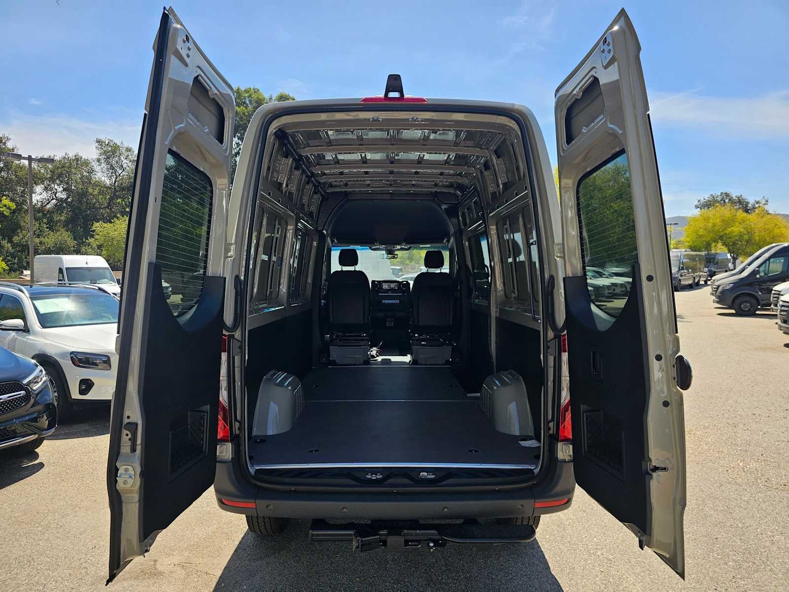 2026 Mercedes-Benz Sprinter Cargo 2500 Standard Roof I4 Diesel HO 144 AWD
