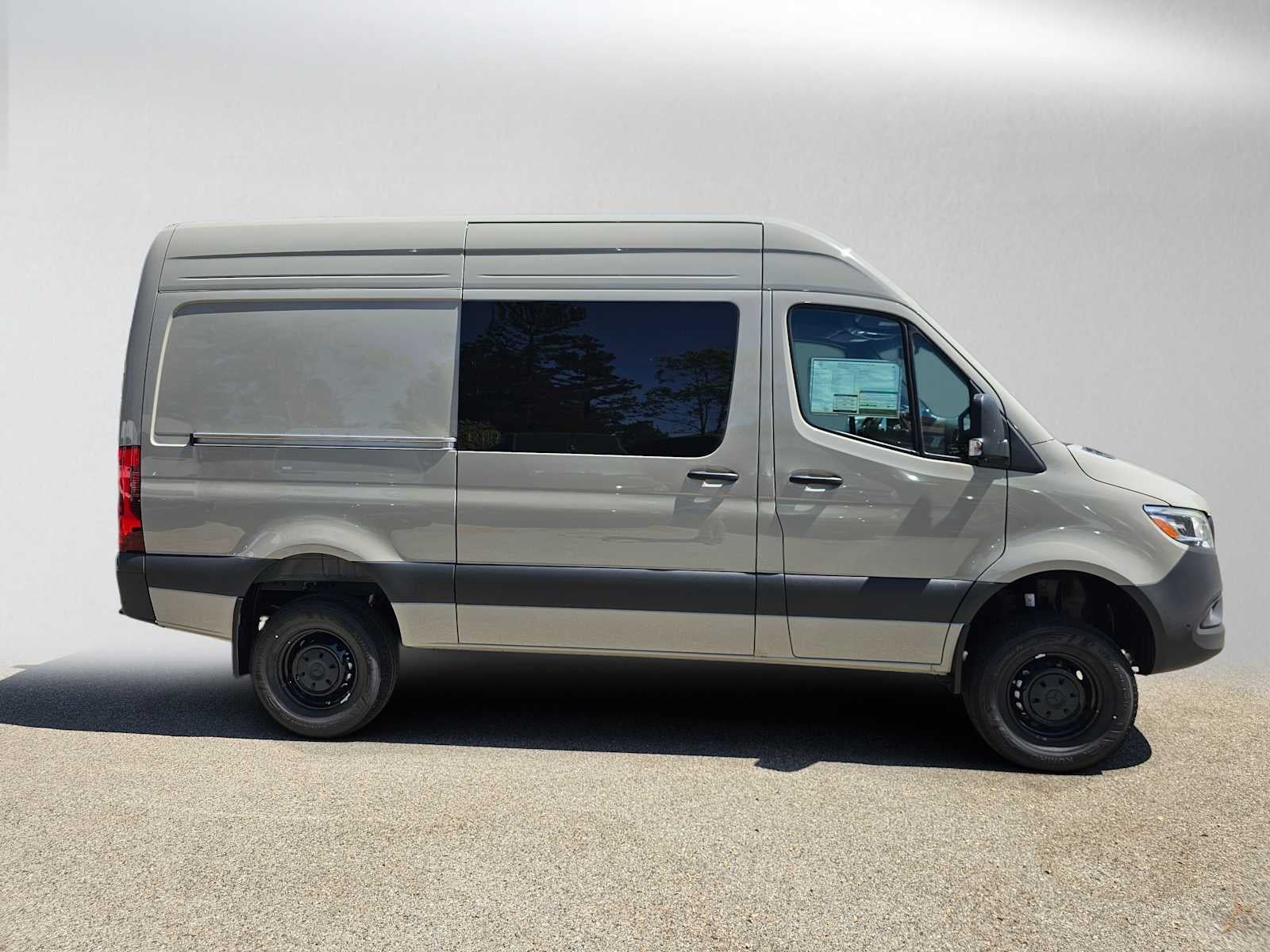2026 Mercedes-Benz Sprinter Cargo 2500 Standard Roof I4 Diesel HO 144 AWD