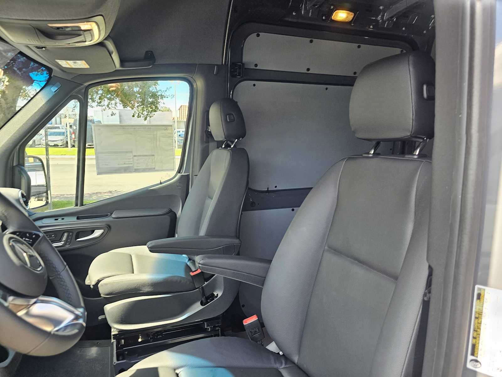 2026 Mercedes-Benz Sprinter Cargo 2500 Standard Roof I4 Diesel HO 144 AWD