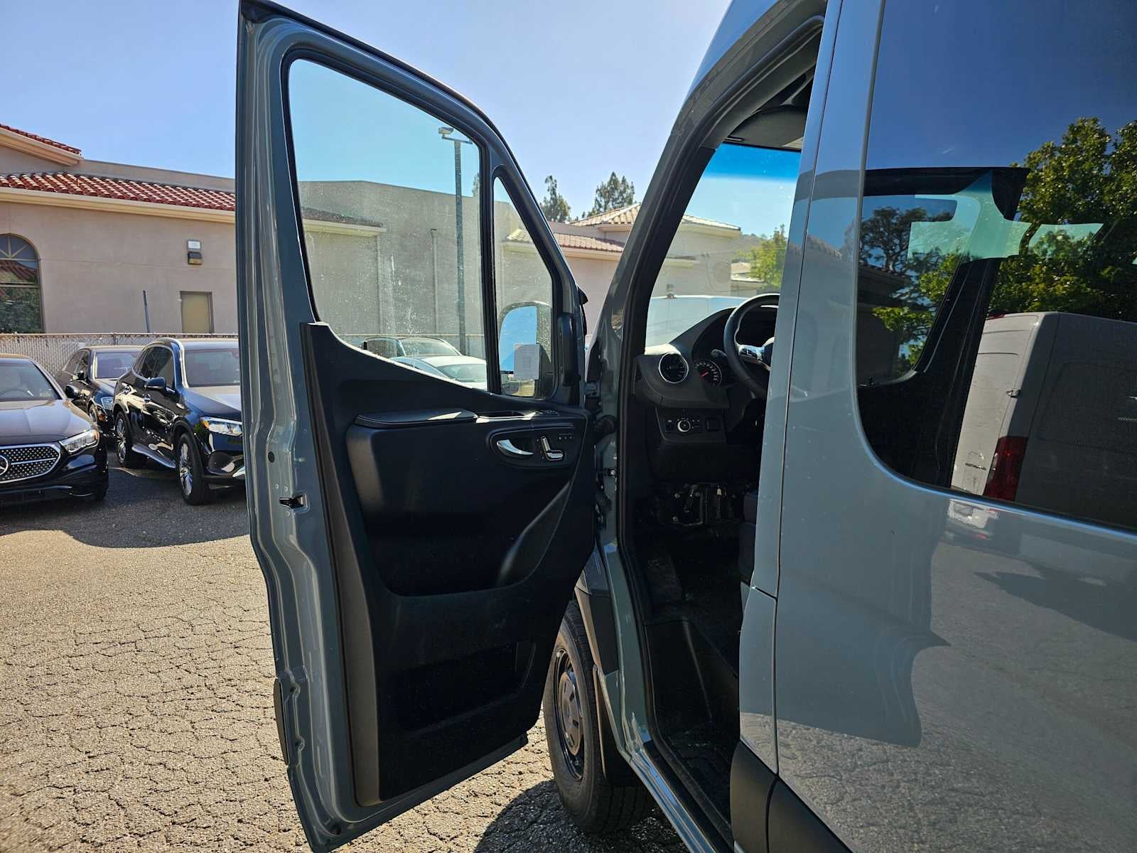 2026 Mercedes-Benz Sprinter 2500 Standard Roof I4 Diesel HO 144 AWD