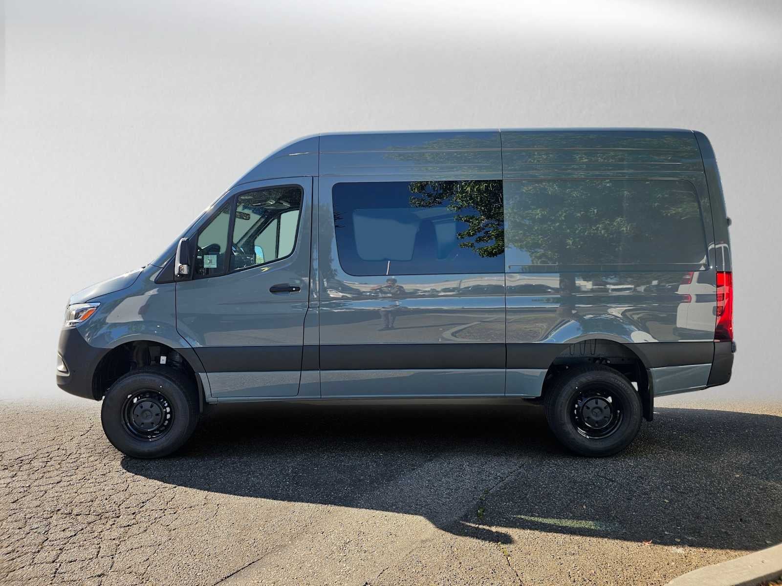 2026 Mercedes-Benz Sprinter 2500 Standard Roof I4 Diesel HO 144 AWD