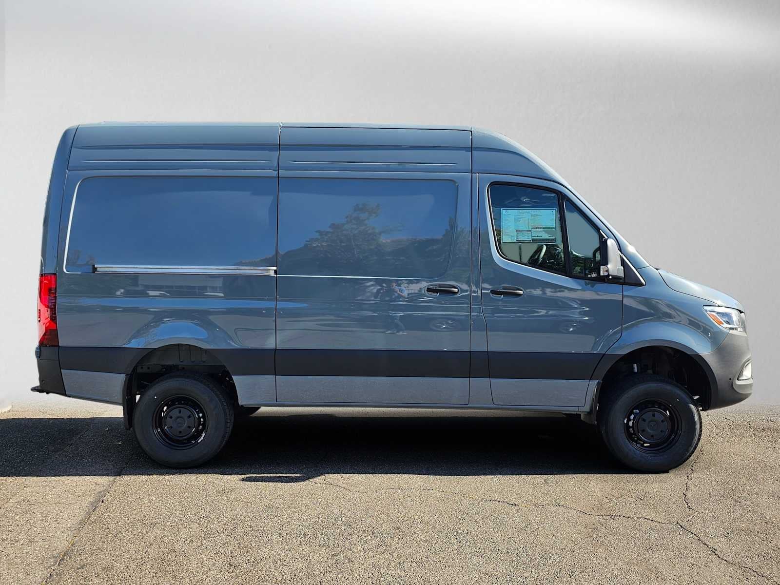 2026 Mercedes-Benz Sprinter Cargo 2500 Standard Roof I4 Diesel HO 144 AWD