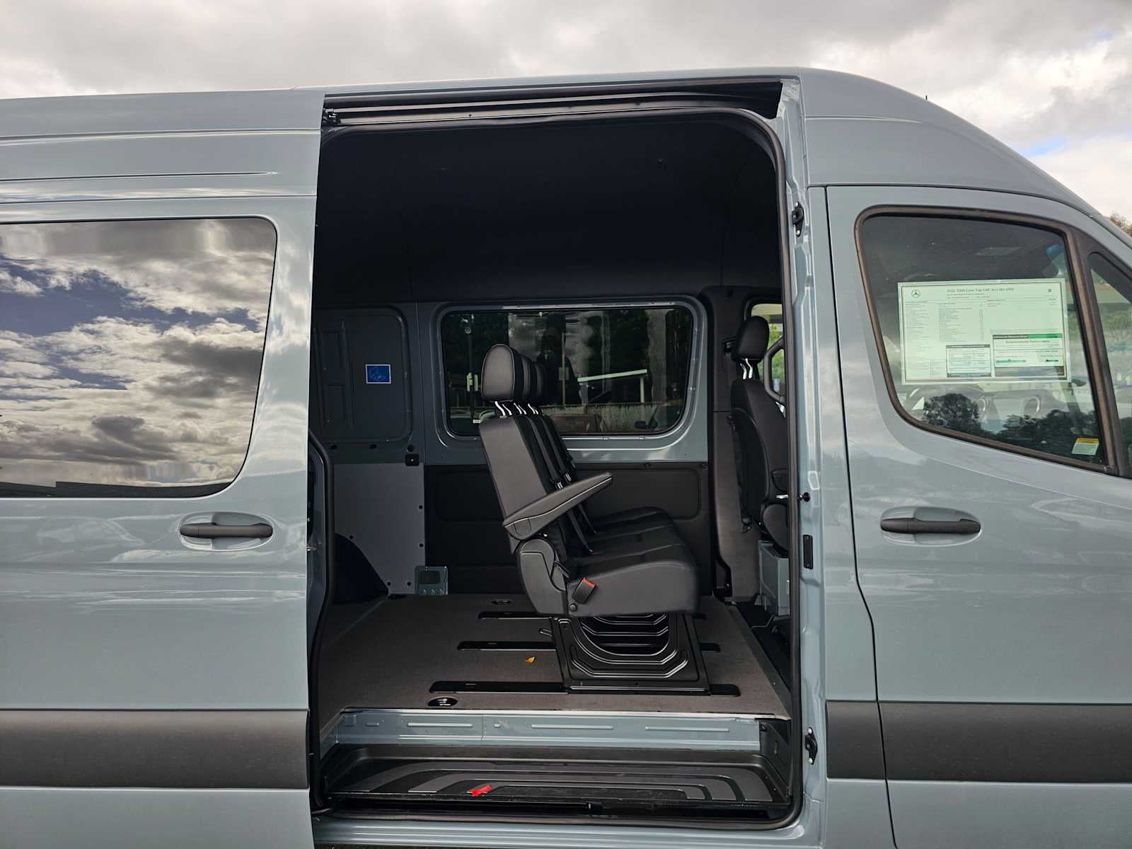 2026 Mercedes-Benz Sprinter Crew 2500 Standard Roof I4 Diesel HO 144 AWD