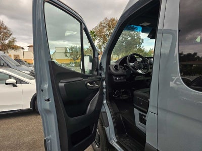 2026 Mercedes-Benz Sprinter Crew 2500 Standard Roof I4 Diesel HO 144 AWD