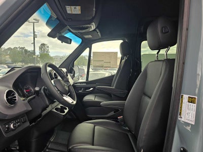 2026 Mercedes-Benz Sprinter Crew 2500 Standard Roof I4 Diesel HO 144 AWD