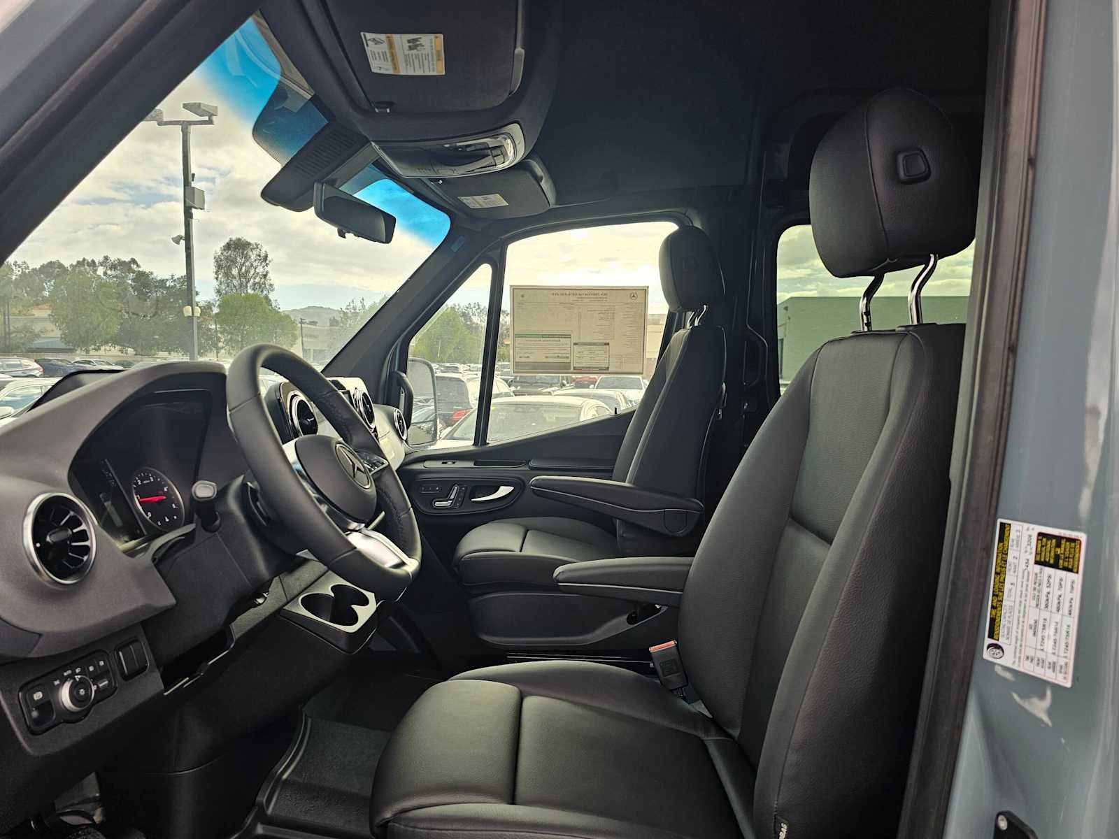 2026 Mercedes-Benz Sprinter Crew 2500 Standard Roof I4 Diesel HO 144 AWD