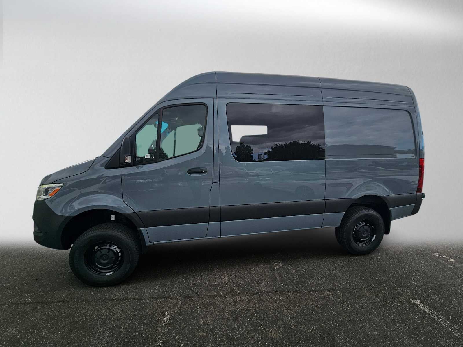 2026 Mercedes-Benz Sprinter Crew 2500 Standard Roof I4 Diesel HO 144 AWD