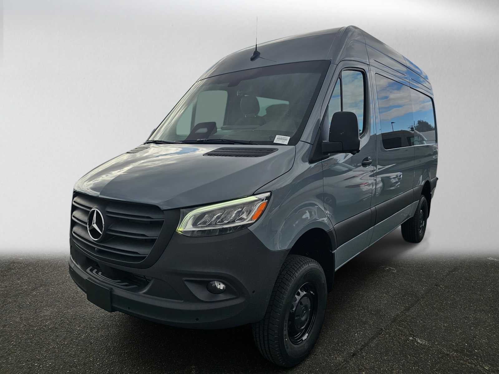2026 Mercedes-Benz Sprinter Crew 2500 Standard Roof I4 Diesel HO 144 AWD
