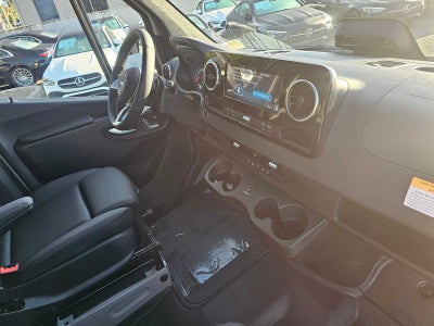 2026 Mercedes-Benz Sprinter 2500 Standard Roof I4 Diesel HO 144 AWD