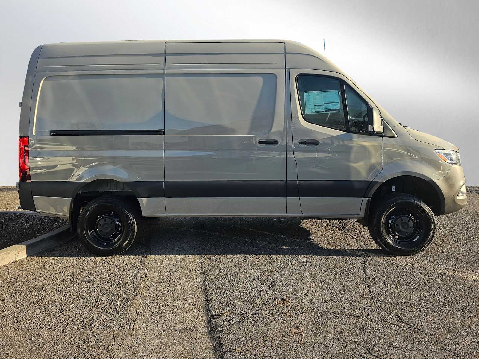 2026 Mercedes-Benz Sprinter 2500 Standard Roof I4 Diesel HO 144 AWD