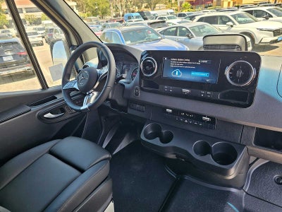 2026 Mercedes-Benz Sprinter Crew 2500 Standard Roof I4 Diesel HO 144 AWD