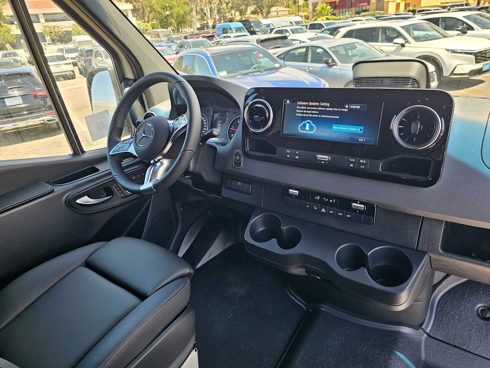 2026 Mercedes-Benz Sprinter Crew 2500 Standard Roof I4 Diesel HO 144 AWD