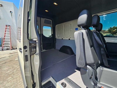 2026 Mercedes-Benz Sprinter Crew 2500 Standard Roof I4 Diesel HO 144 AWD