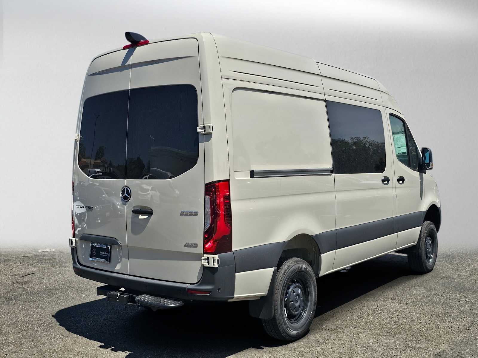 2026 Mercedes-Benz Sprinter Crew 2500 Standard Roof I4 Diesel HO 144 AWD