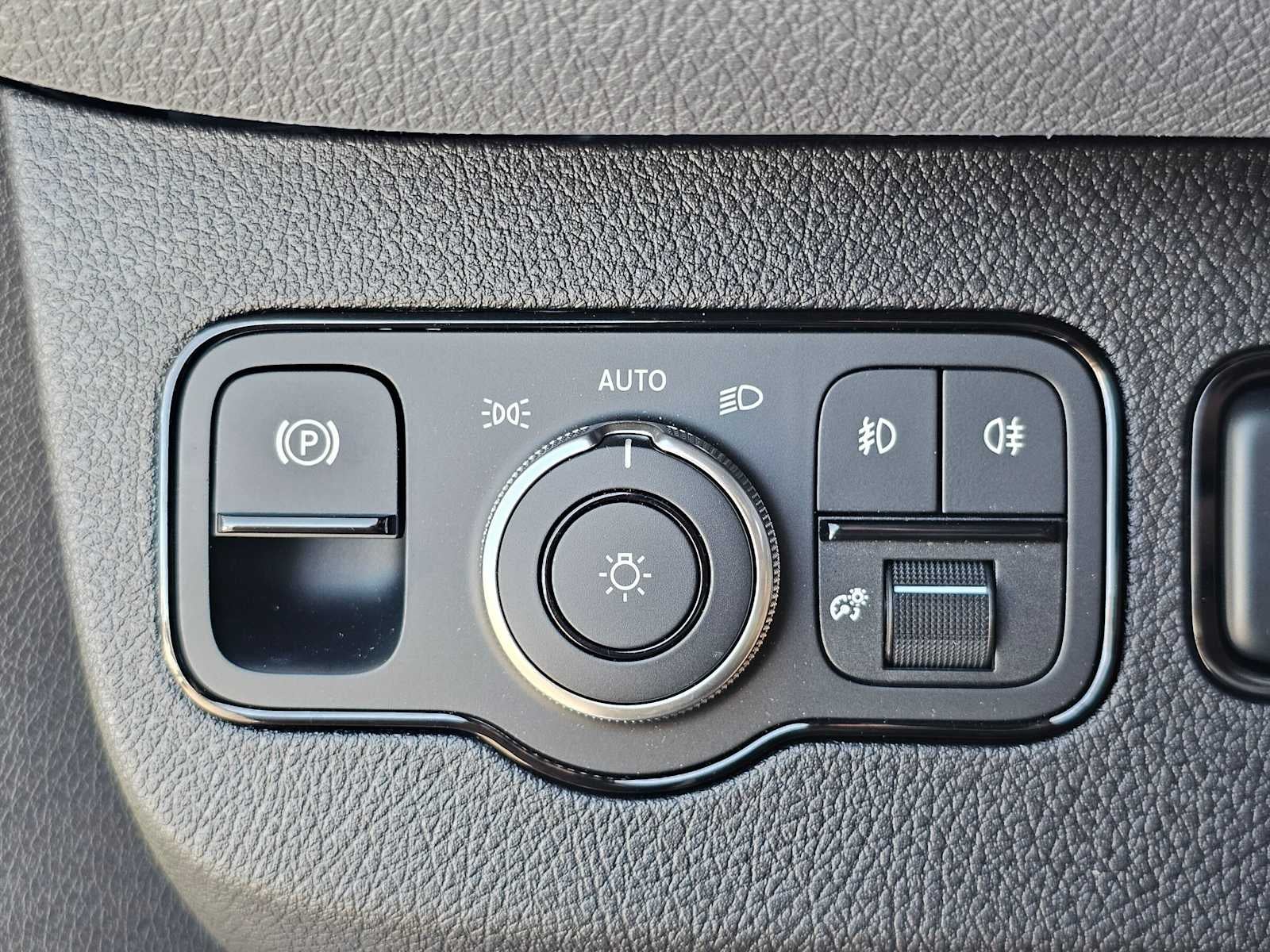2026 Mercedes-Benz Sprinter Crew 2500 Standard Roof I4 Diesel HO 144 AWD