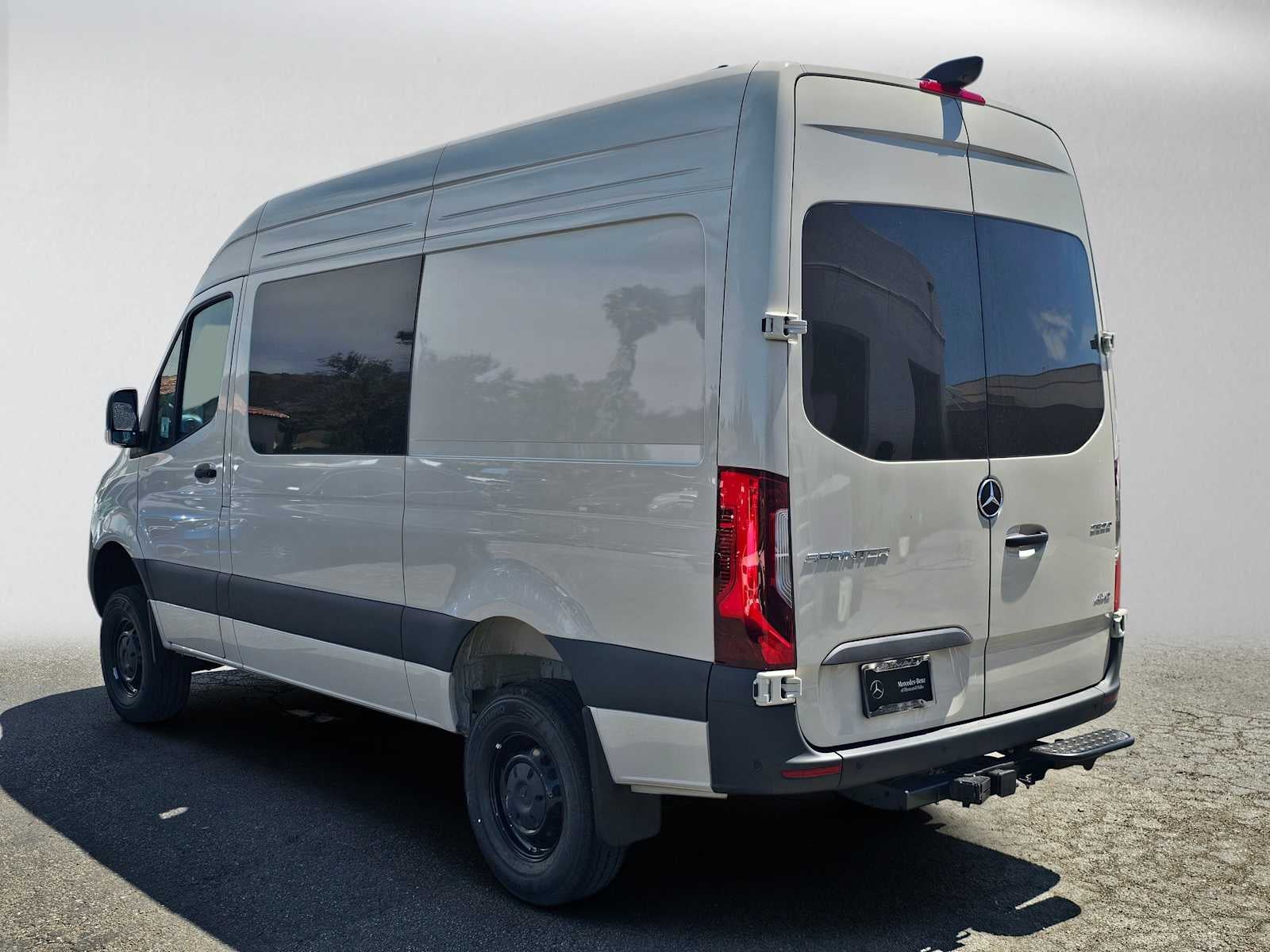 2026 Mercedes-Benz Sprinter Crew 2500 Standard Roof I4 Diesel HO 144 AWD