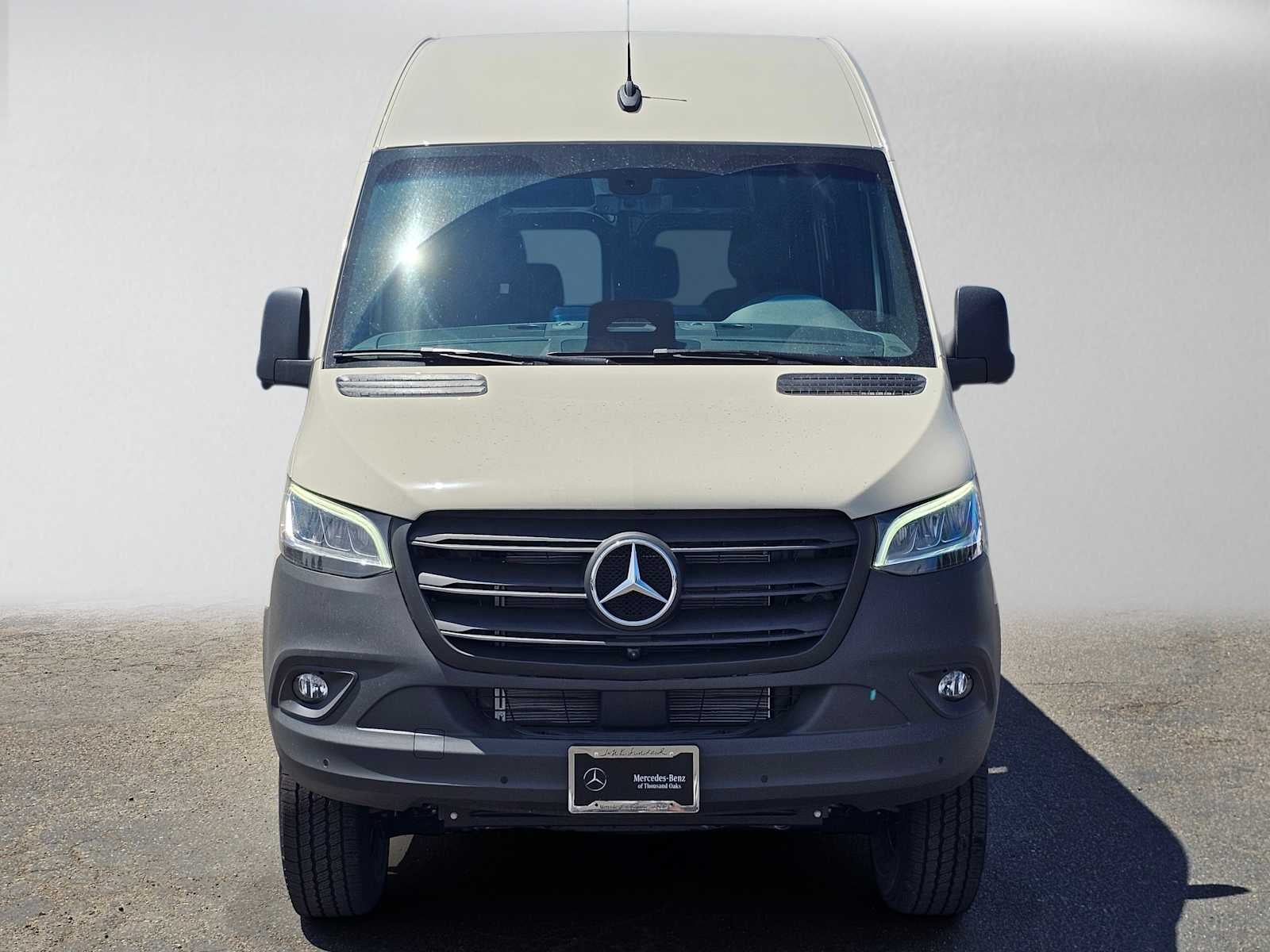 2026 Mercedes-Benz Sprinter Crew 2500 Standard Roof I4 Diesel HO 144 AWD