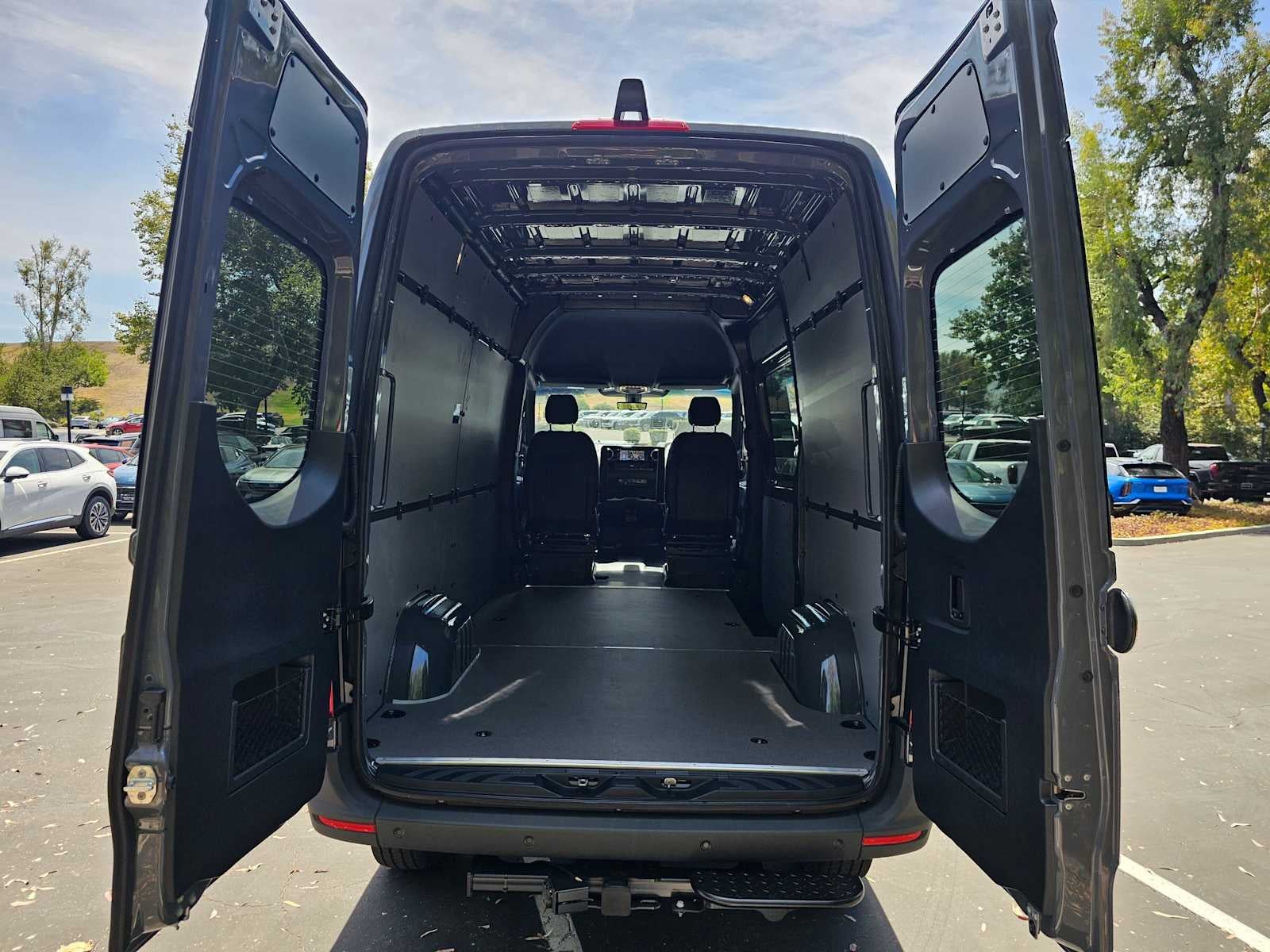 2026 Mercedes-Benz Sprinter Cargo 2500 Standard Roof I4 Diesel HO 144 AWD