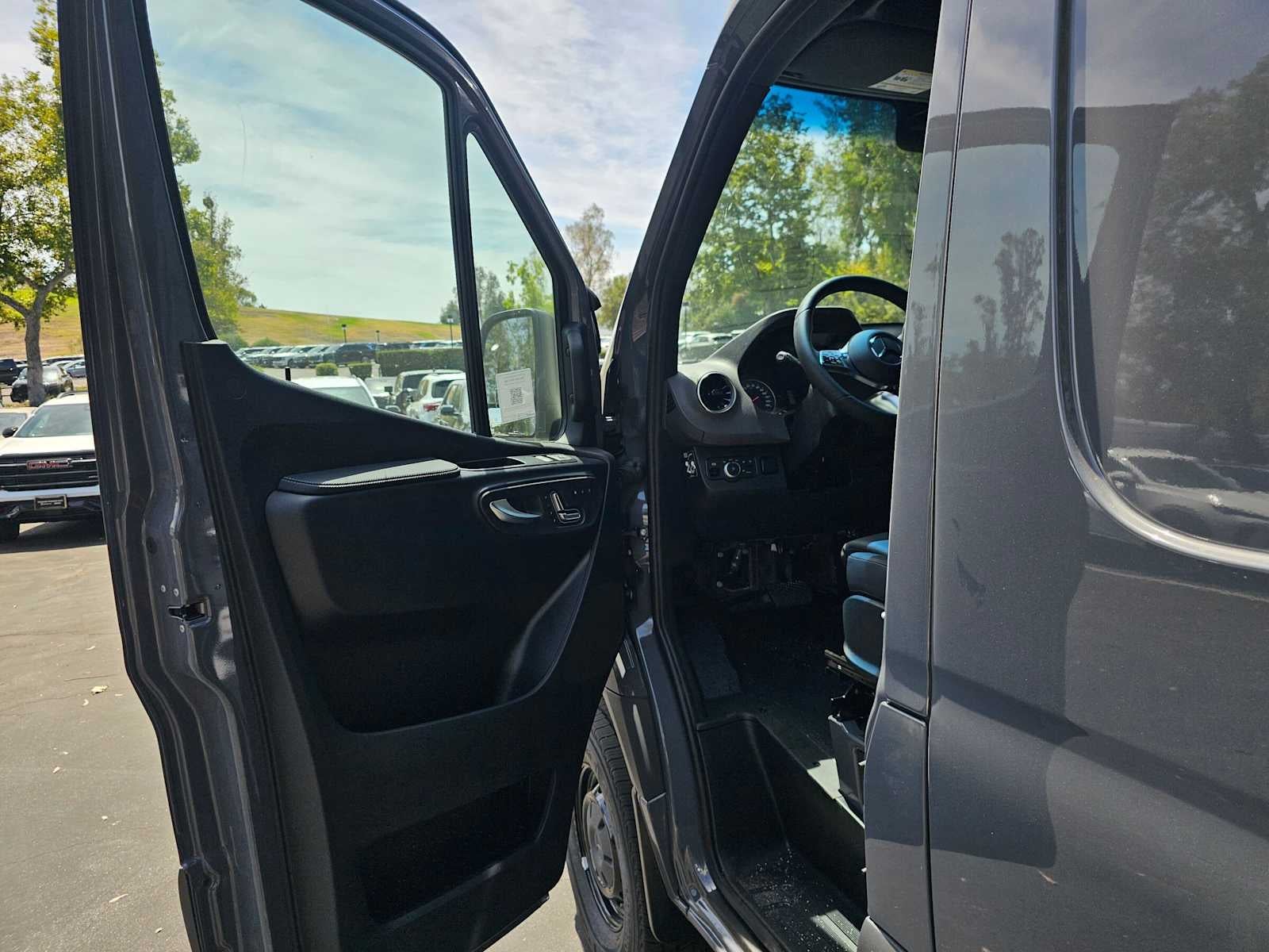 2026 Mercedes-Benz Sprinter Cargo 2500 Standard Roof I4 Diesel HO 144 AWD