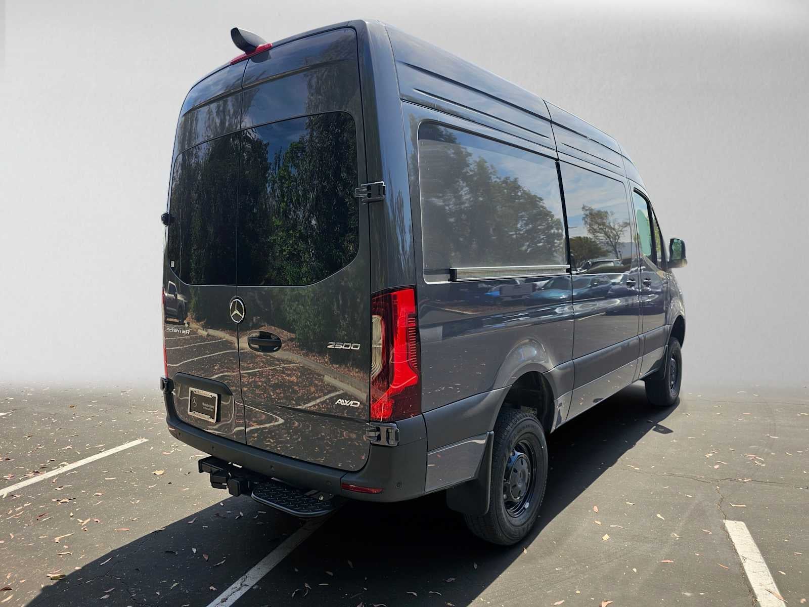 2026 Mercedes-Benz Sprinter Cargo 2500 Standard Roof I4 Diesel HO 144 AWD